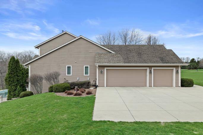 Richfield, WI 53017,876 Ravine Ridge Dr