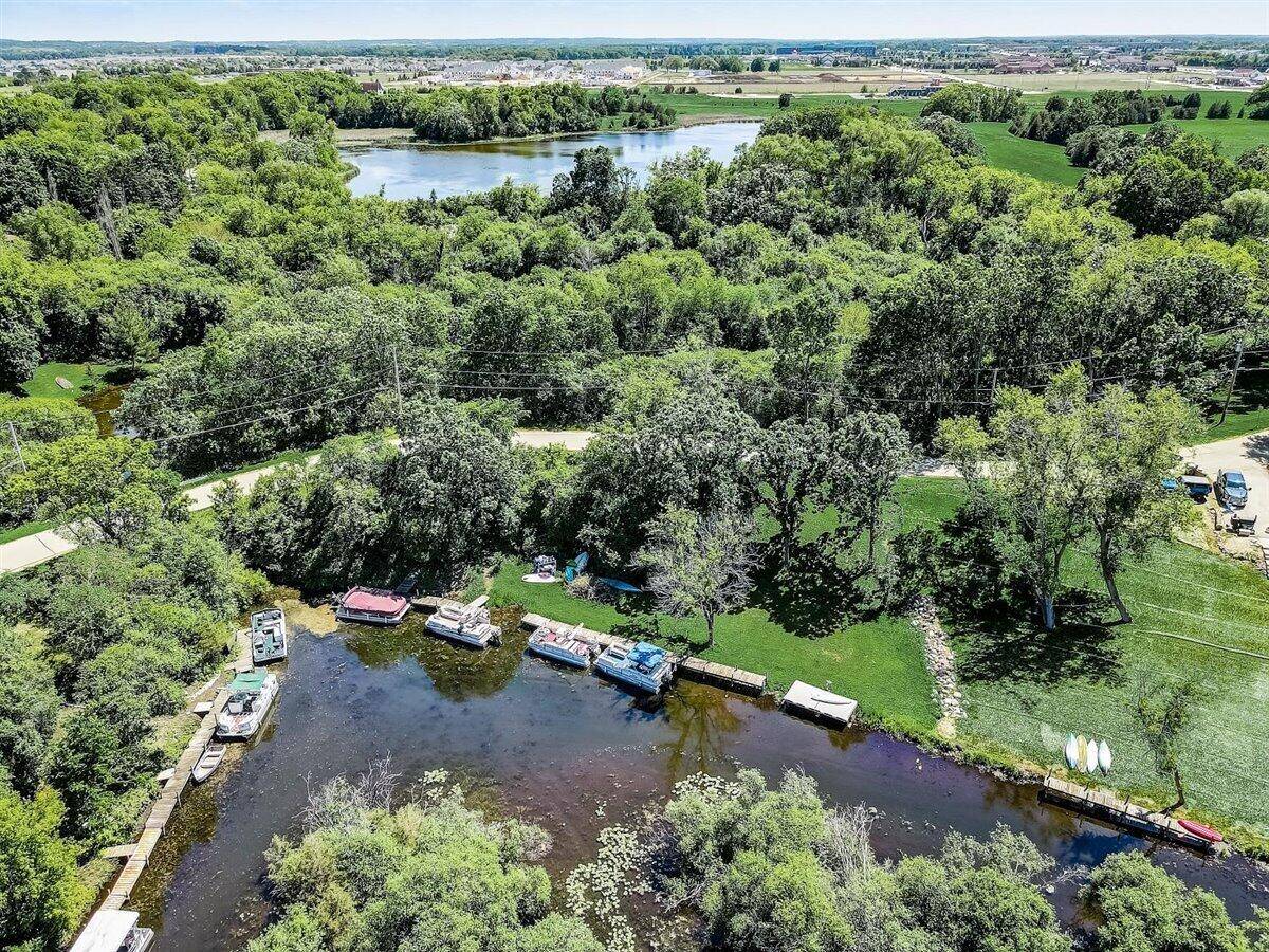 Oconomowoc Lake, WI 53066,3748 N Crescent Dr