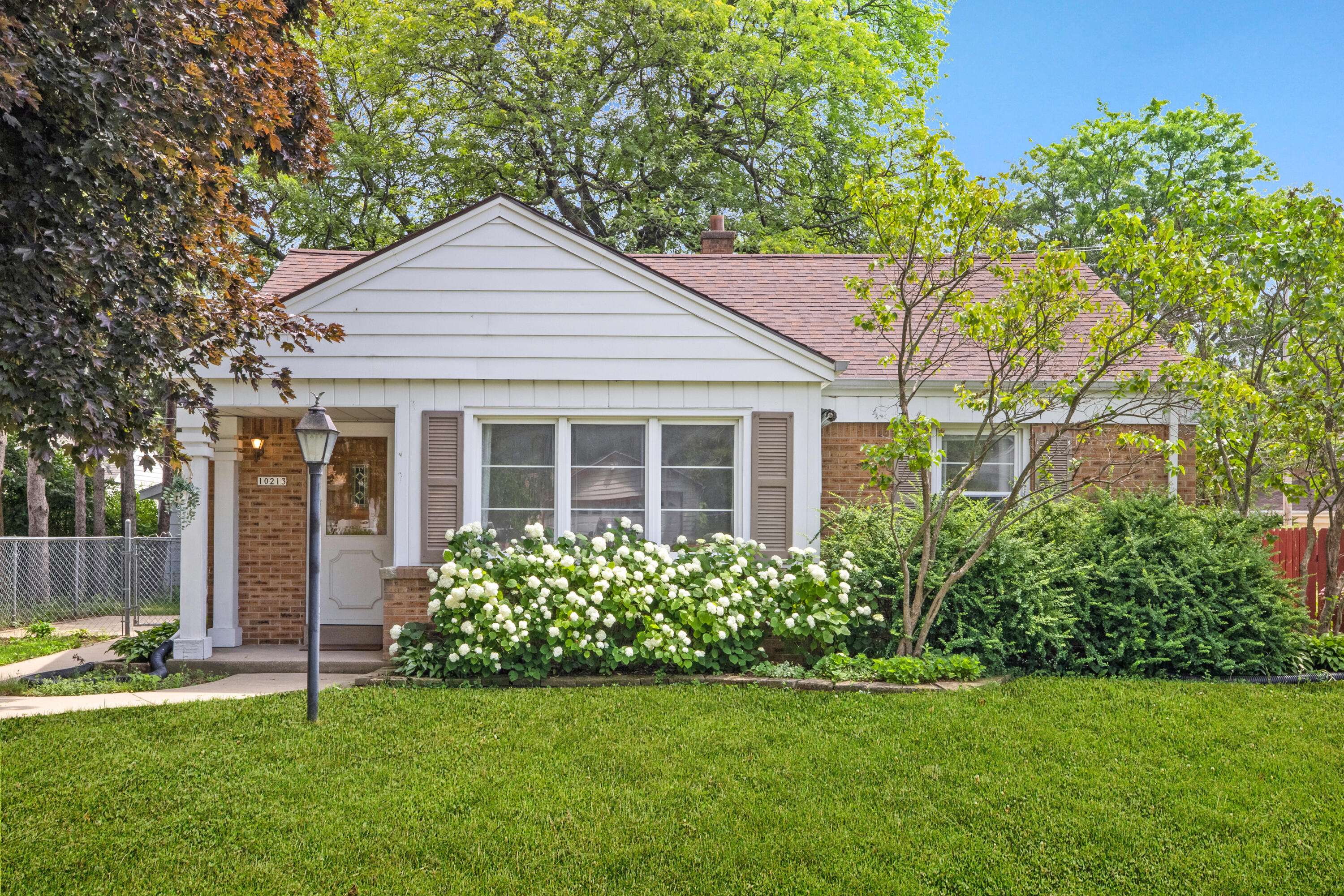 Wauwatosa, WI 53226,10213 Beverly Pl