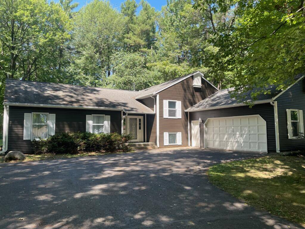 Marinette, WI 54143,N3087 Woodland Rd