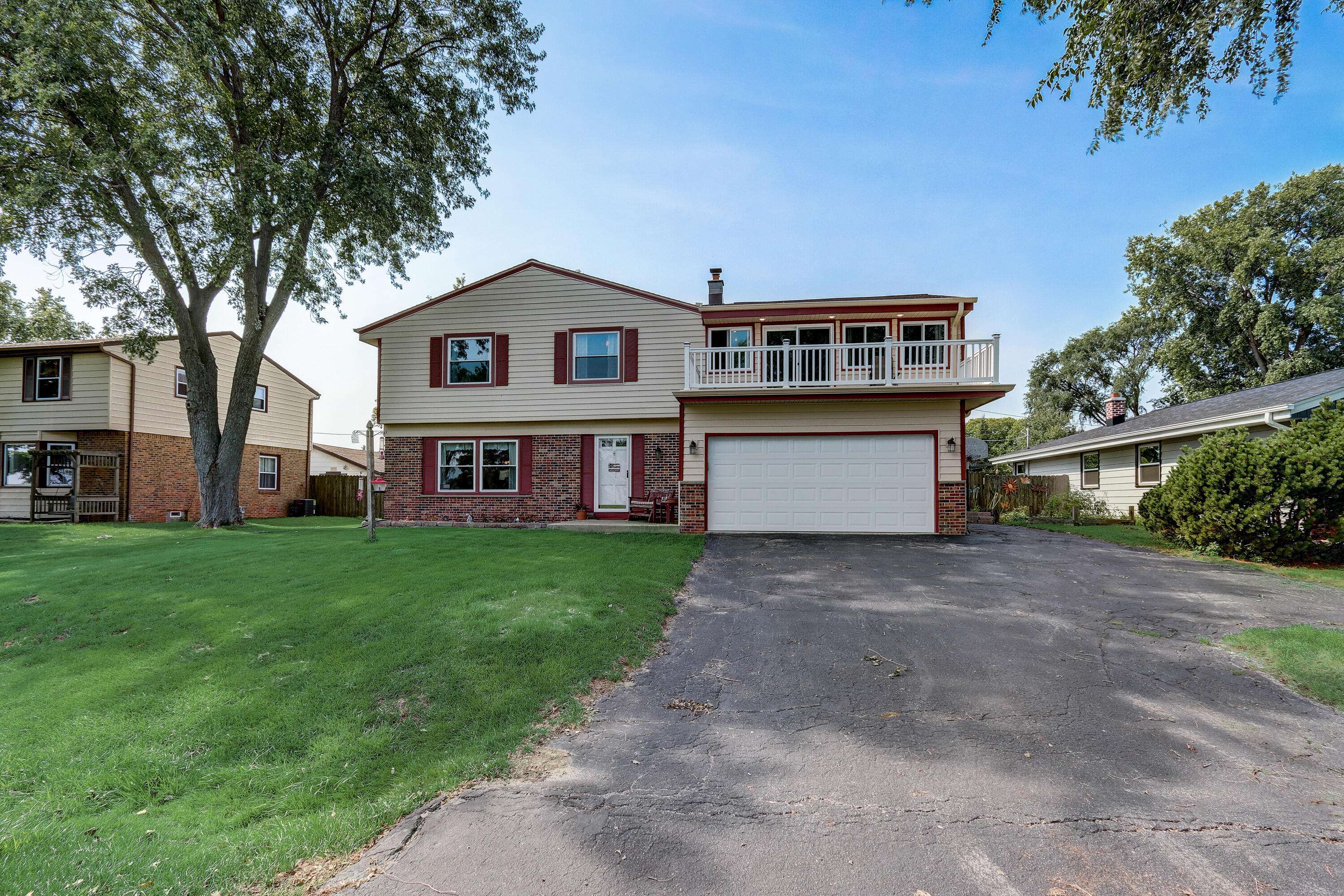 Caledonia, WI 53402,7352 Lakeshore Dr