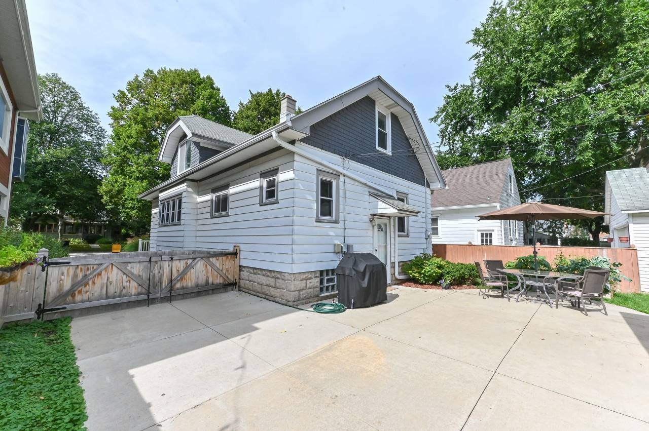 Wauwatosa, WI 53213,2362 N 71st St