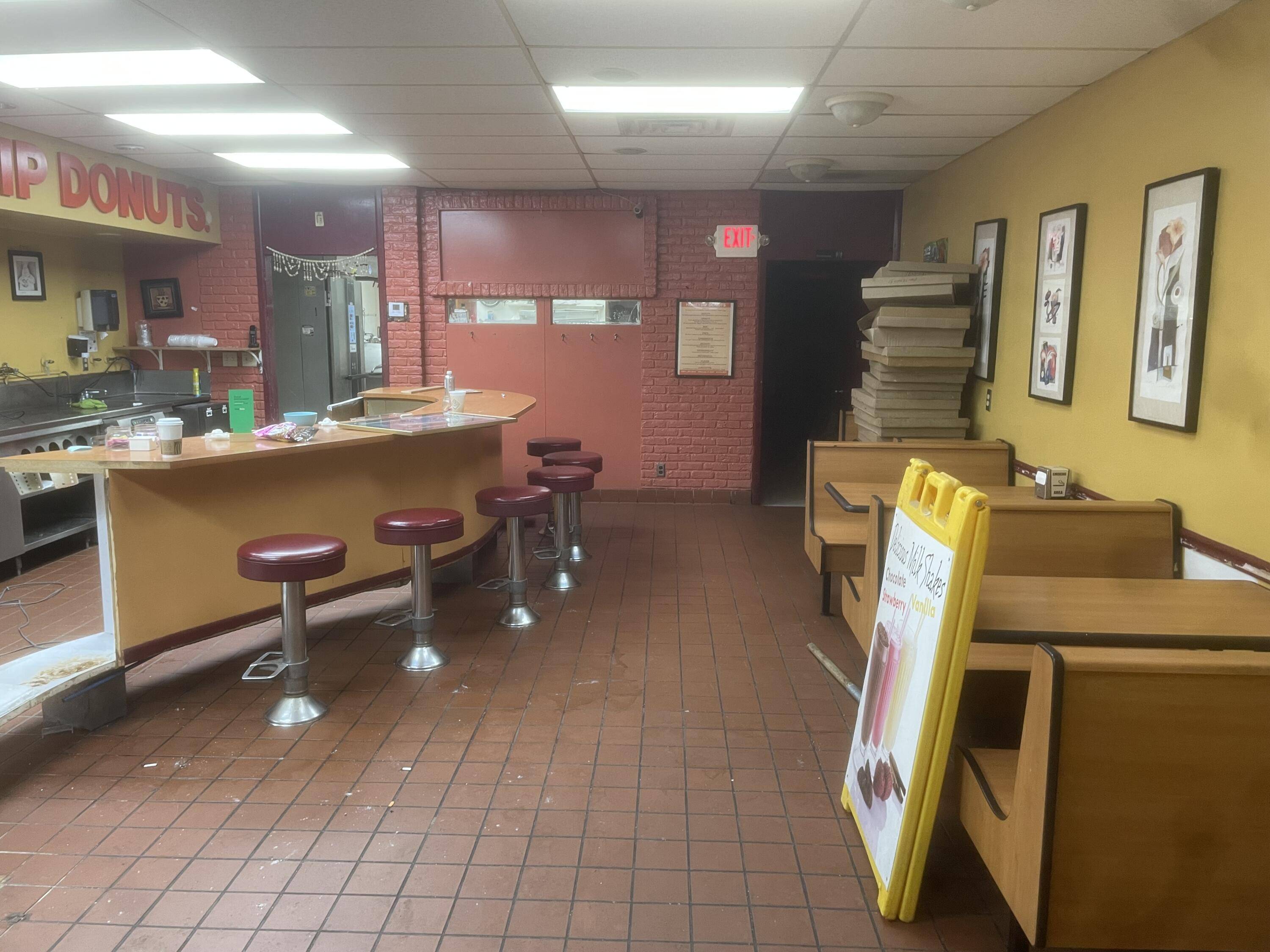 Milwaukee, WI 53221,5306 S 27th St