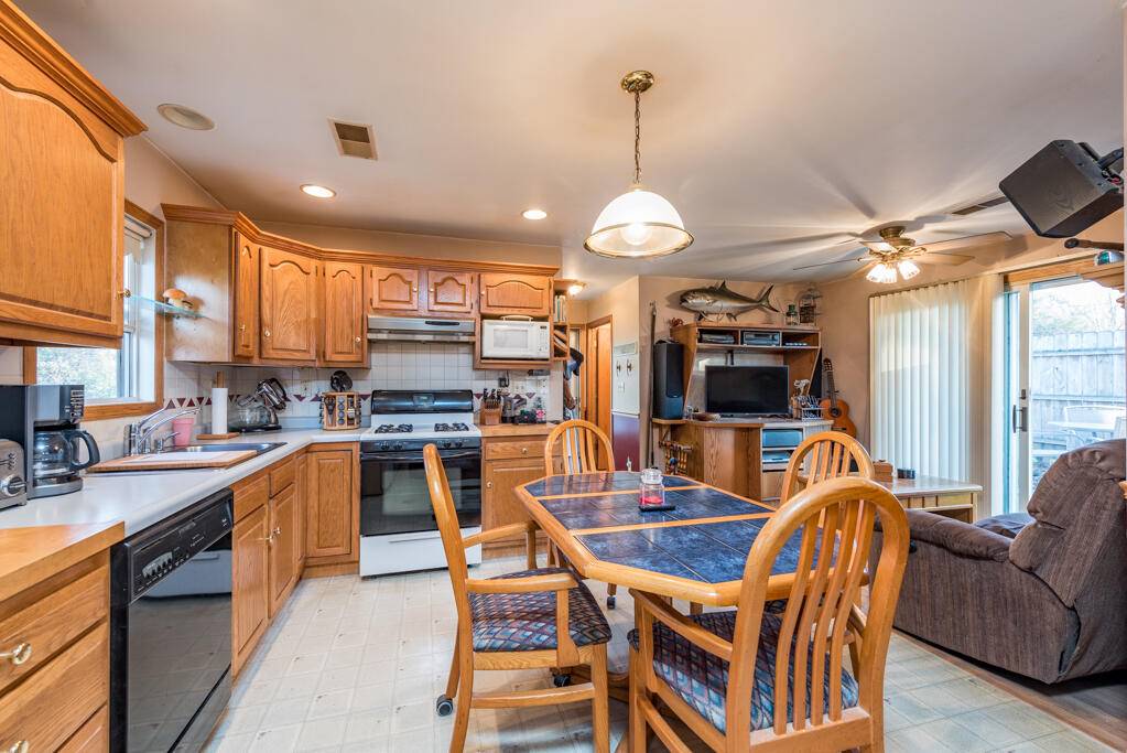 Salem Lakes, WI 53179,11315 271st Ave