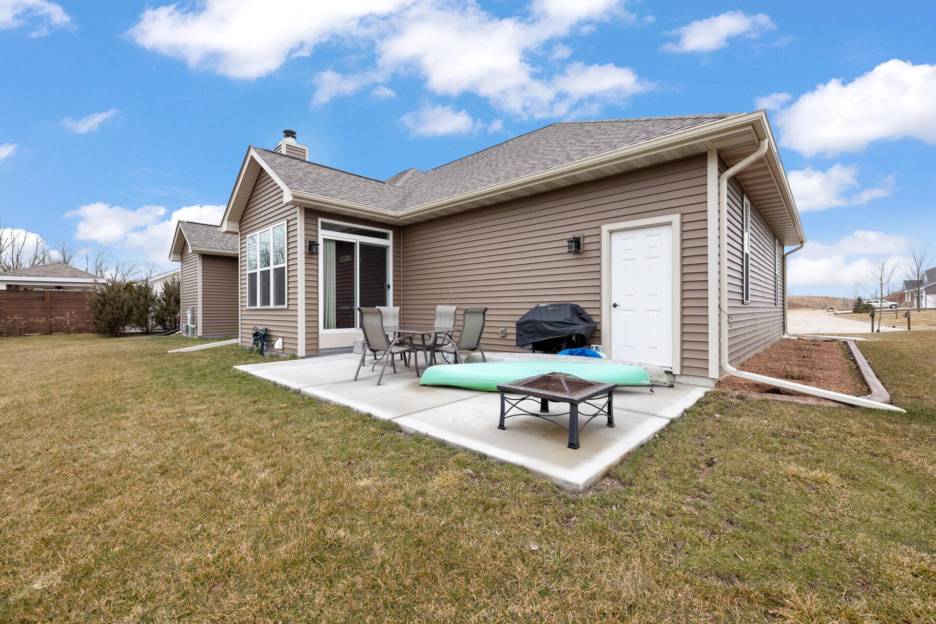 Fredonia, WI 53021,335 Deer Meadow Dr