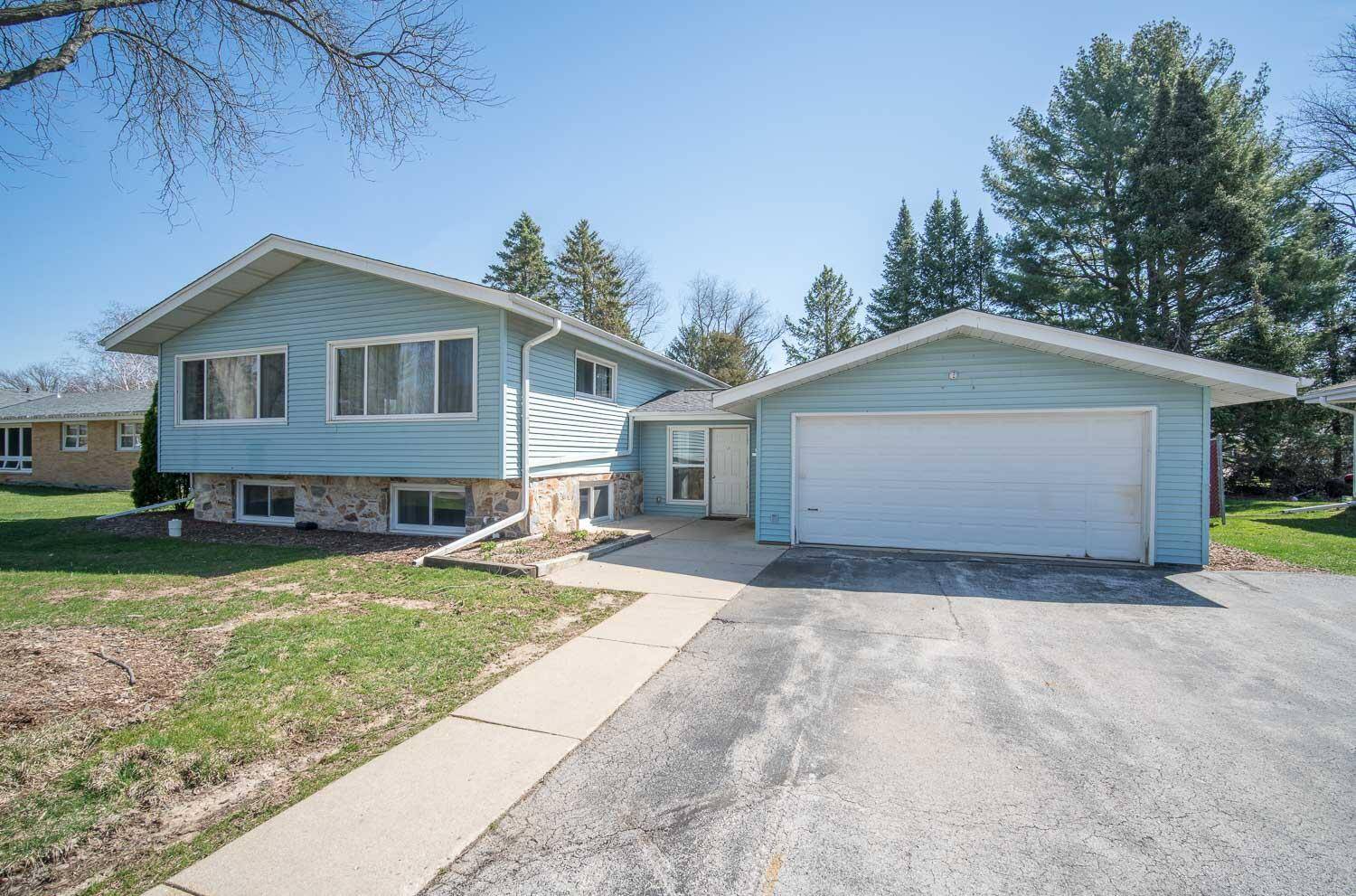 Oconomowoc, WI 53066,1231 Blue Dahlia Rd