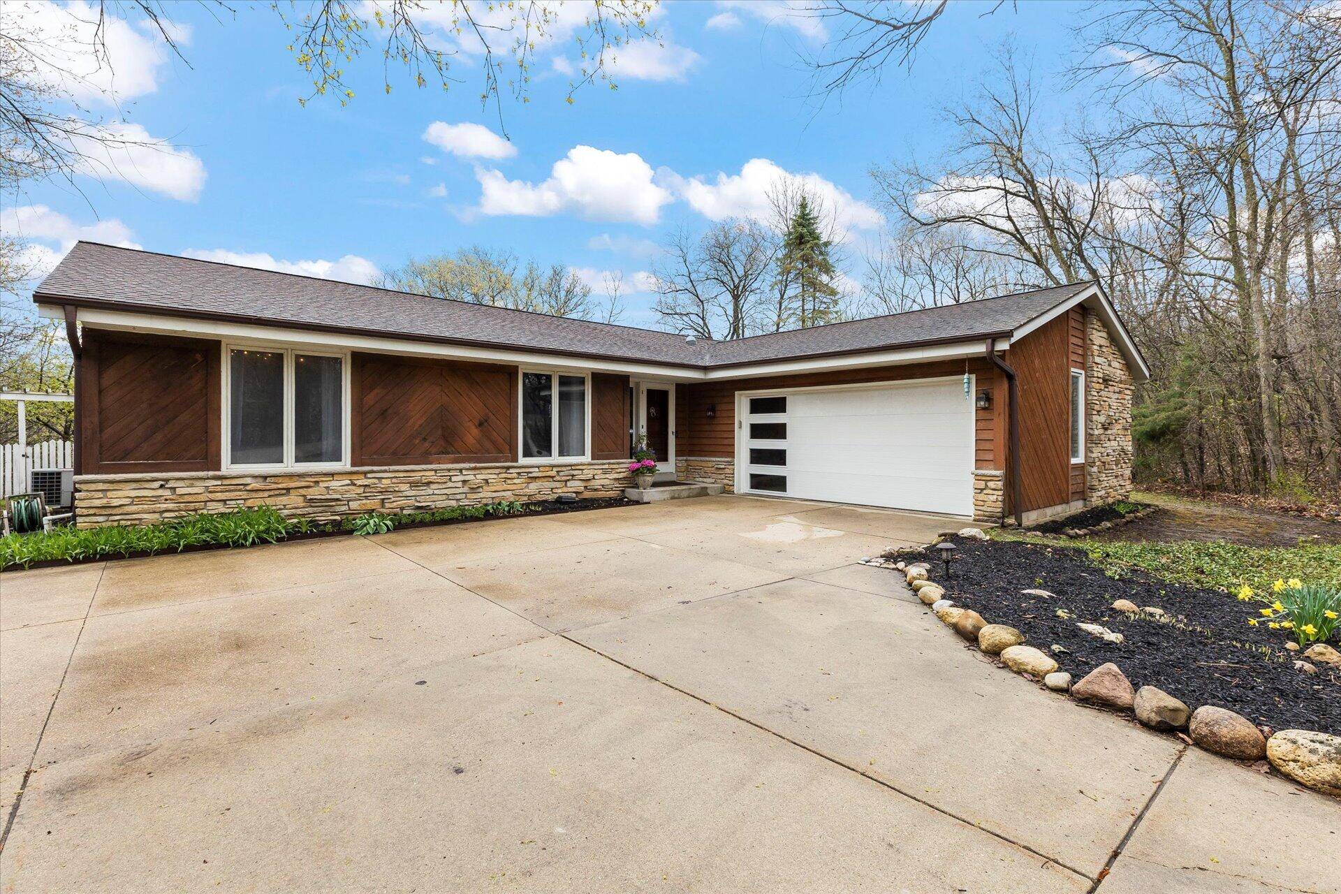 Mukwonago, WI 53149,W313S6552 Spring Dr