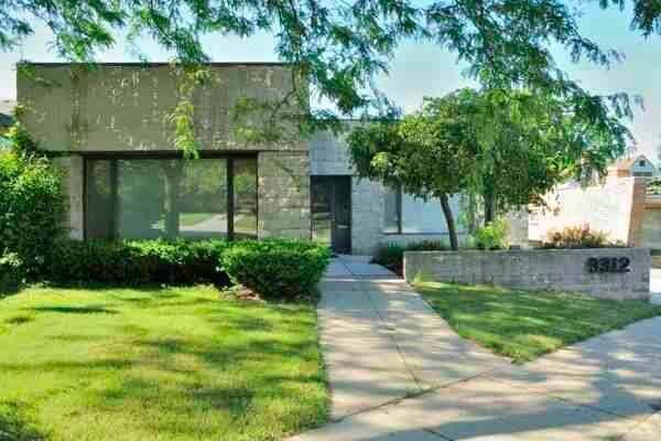 West Allis, WI 53227,9312 W National Ave