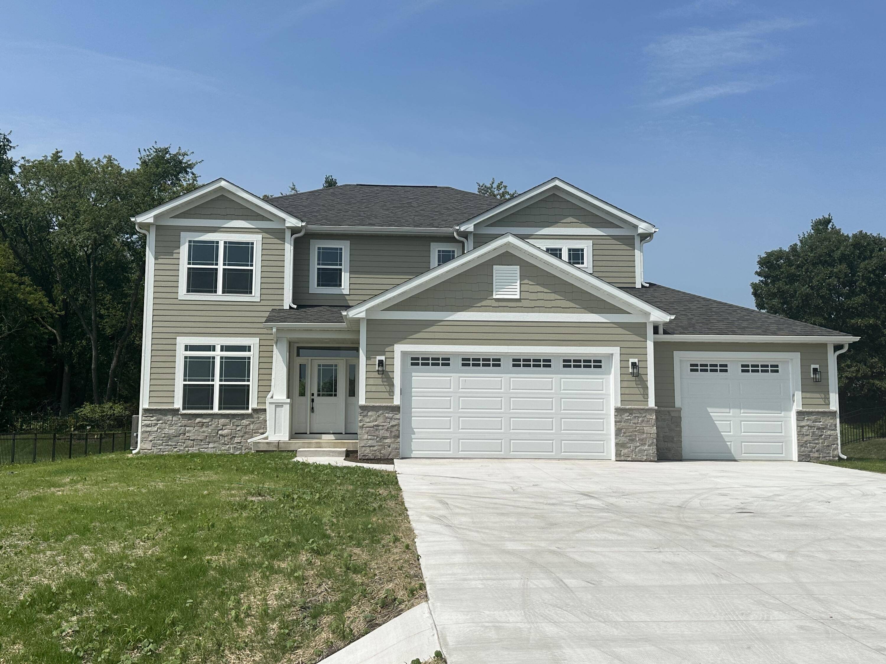 Twin Lakes, WI 53181,905 Fairway Dr