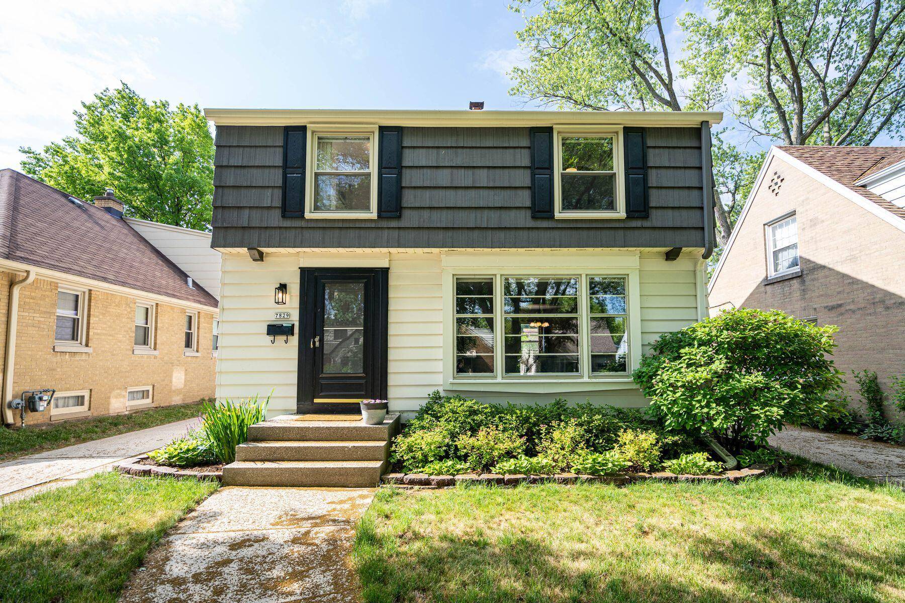 Milwaukee, WI 53222,7829 W Lorraine Pl
