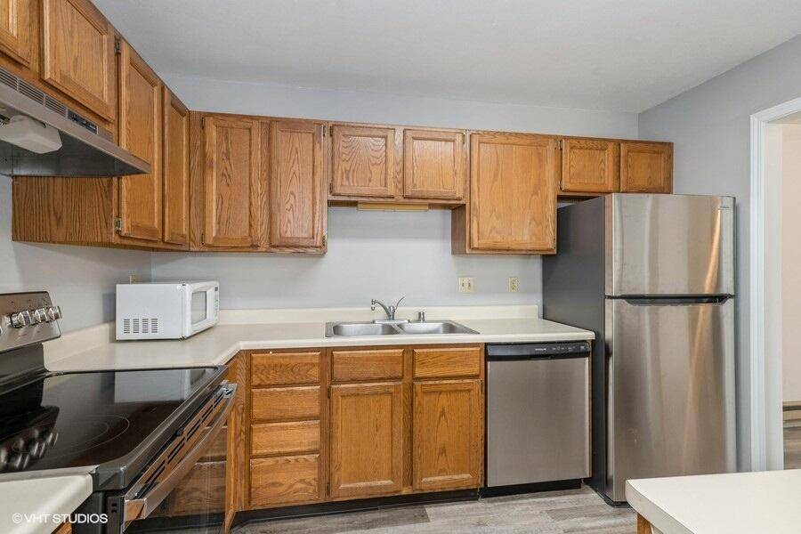 Kenosha, WI 53142,5631 70th St Unit 101C