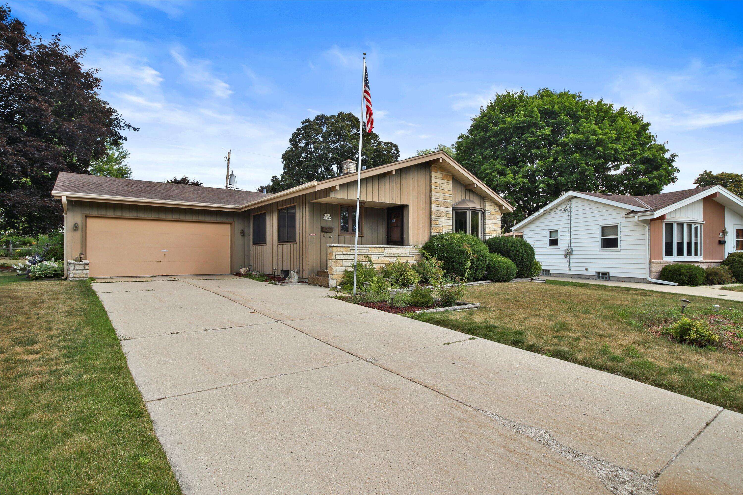 Menomonee Falls, WI 53051,W180N8510 Pineview Ct