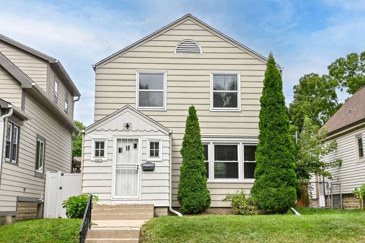 West Allis, WI 53219,2433 S 63rd St