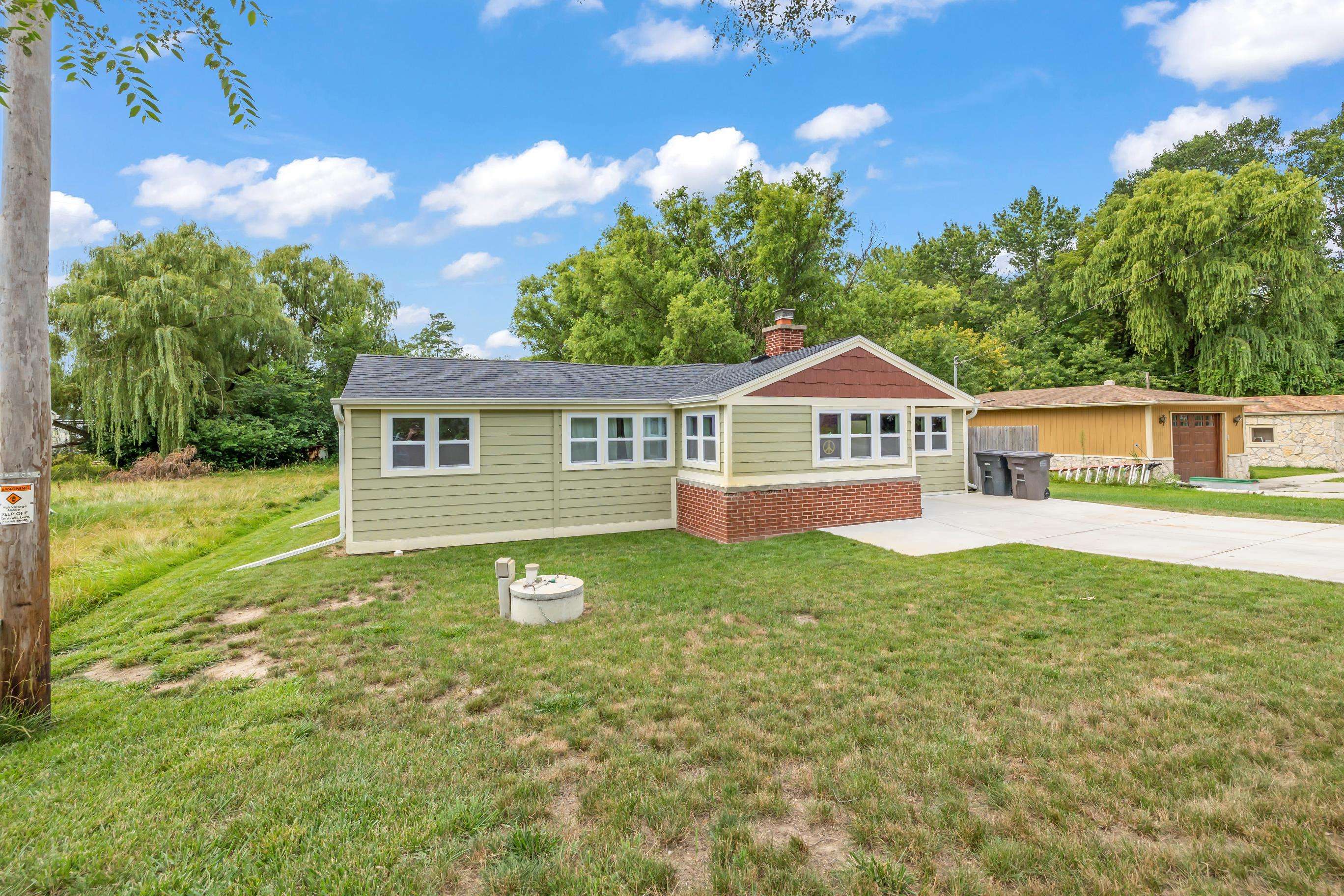 Mukwonago, WI 53149,S103W30215 Lakeside Dr