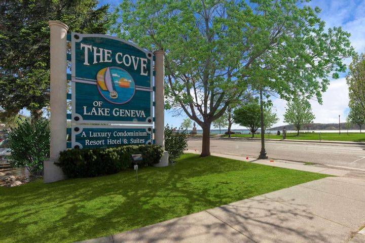 Lake Geneva, WI 53147,111 Center St Unit 136