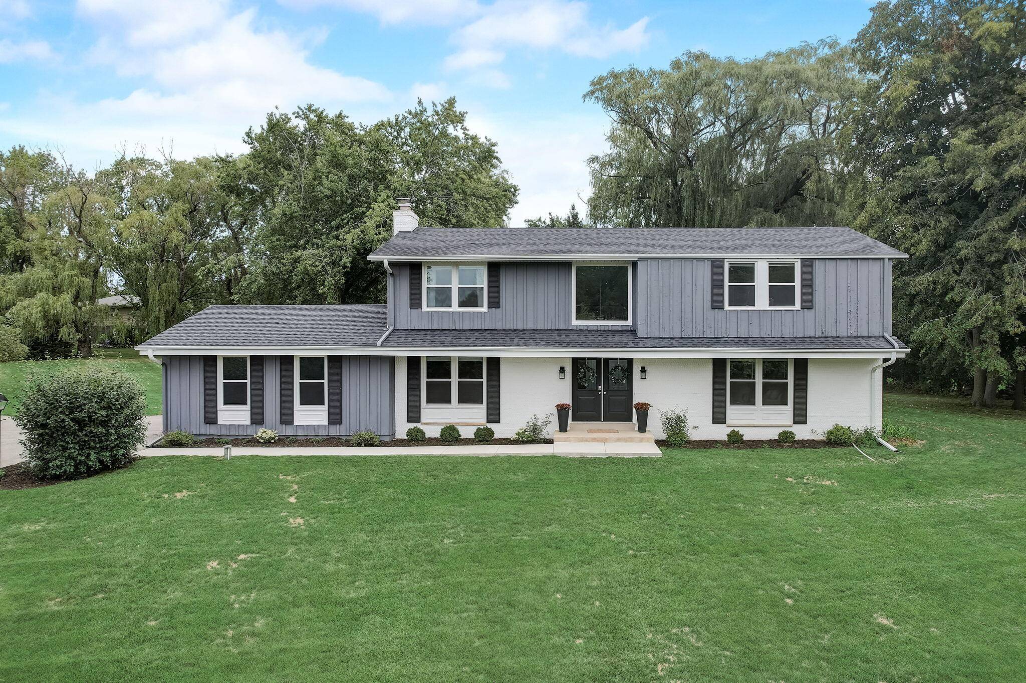 Mequon, WI 53092,10453 N Circle Rd