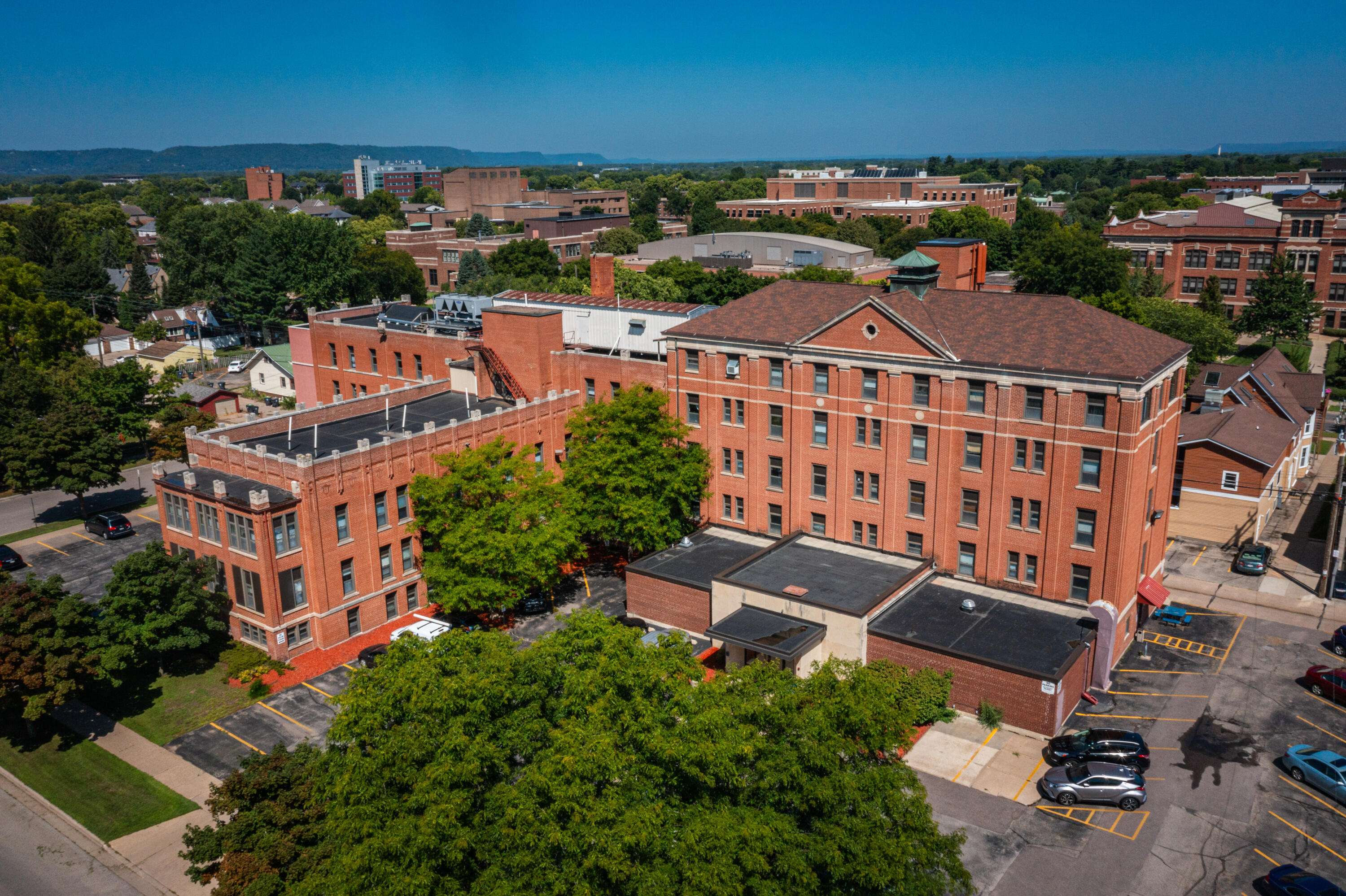 La Crosse, WI 54601,1707 Main St
