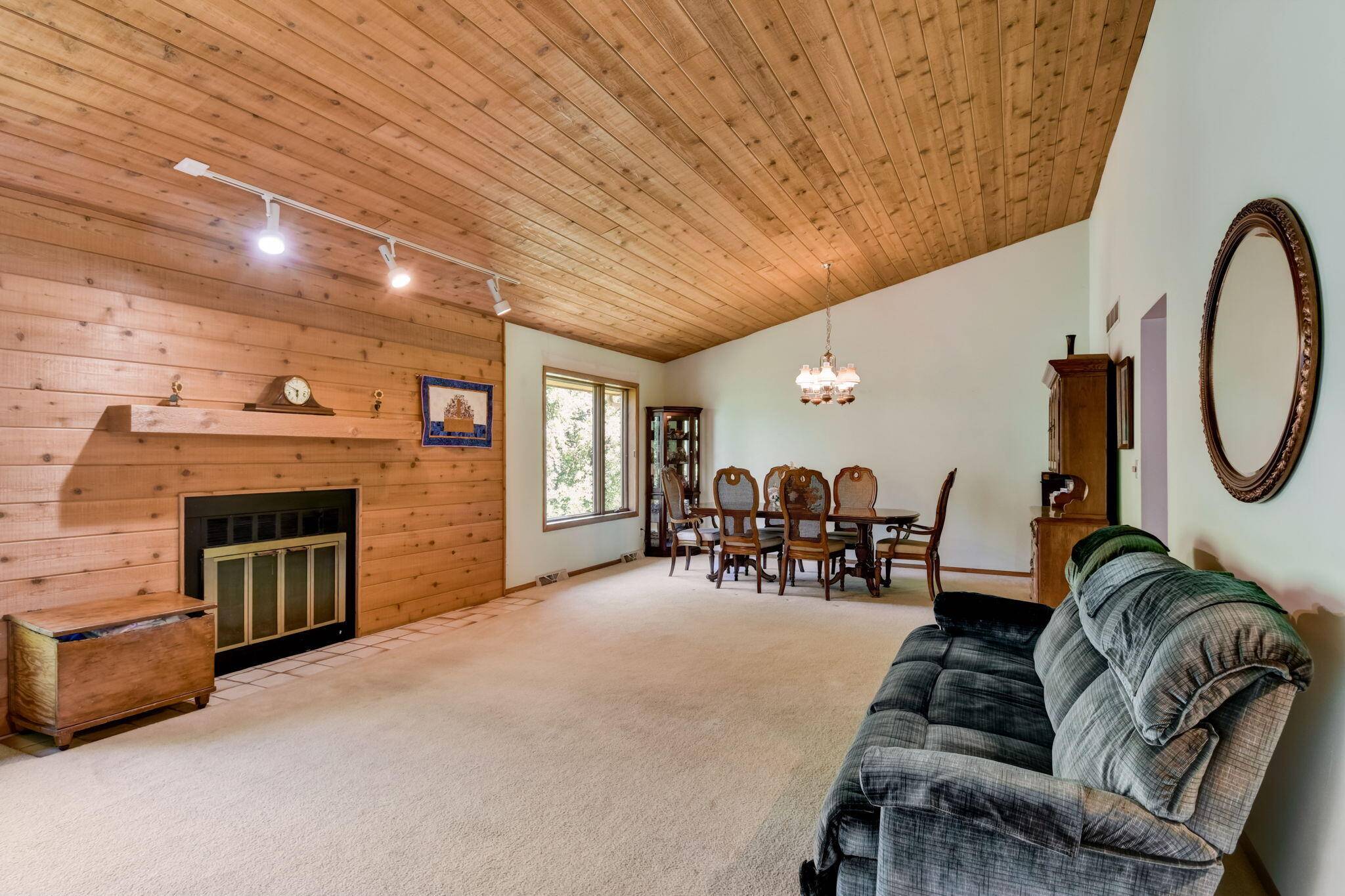 Waukesha, WI 53188,2528 Broken Hill Ct