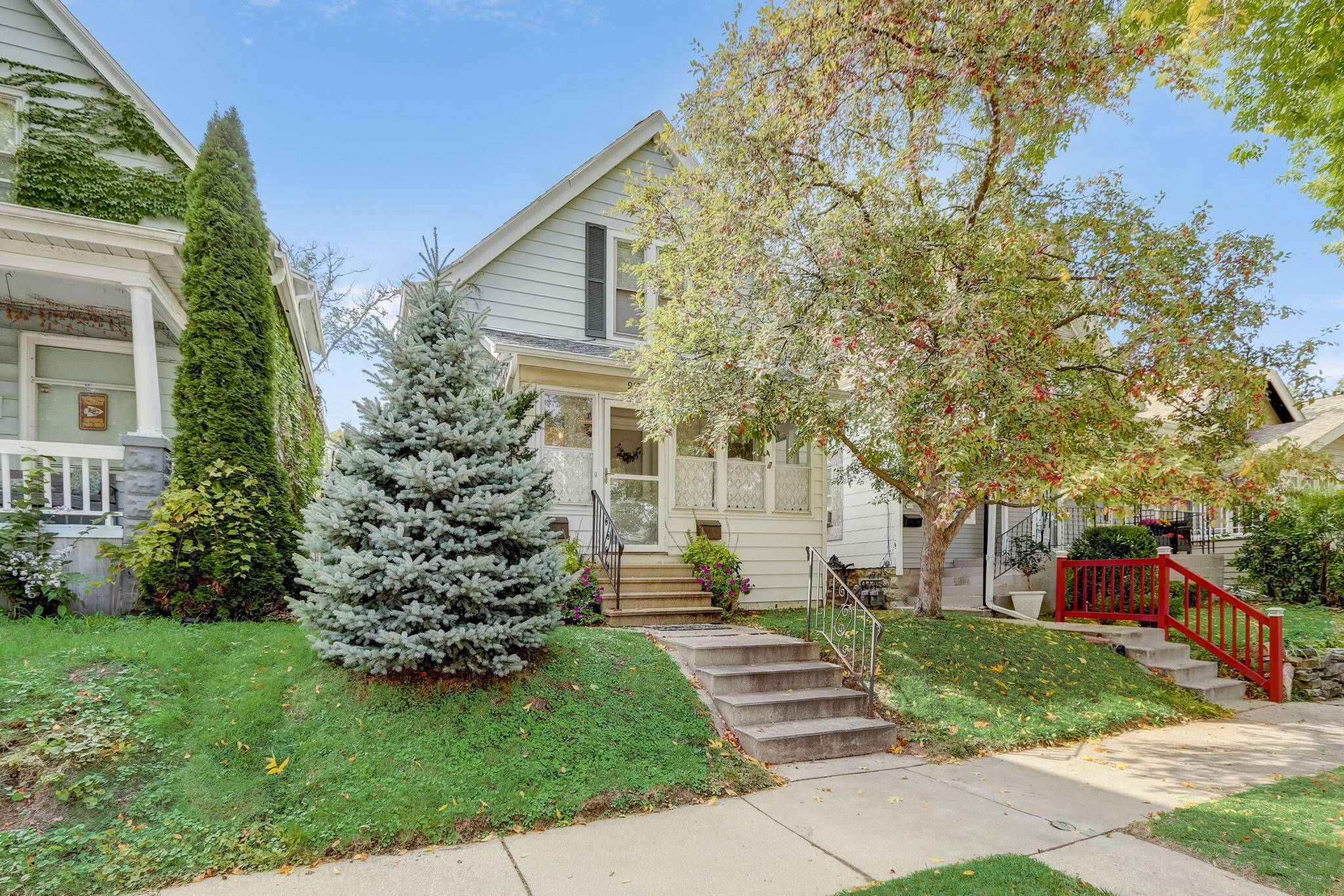 West Allis, WI 53214,913 S 73rd St Unit 913A
