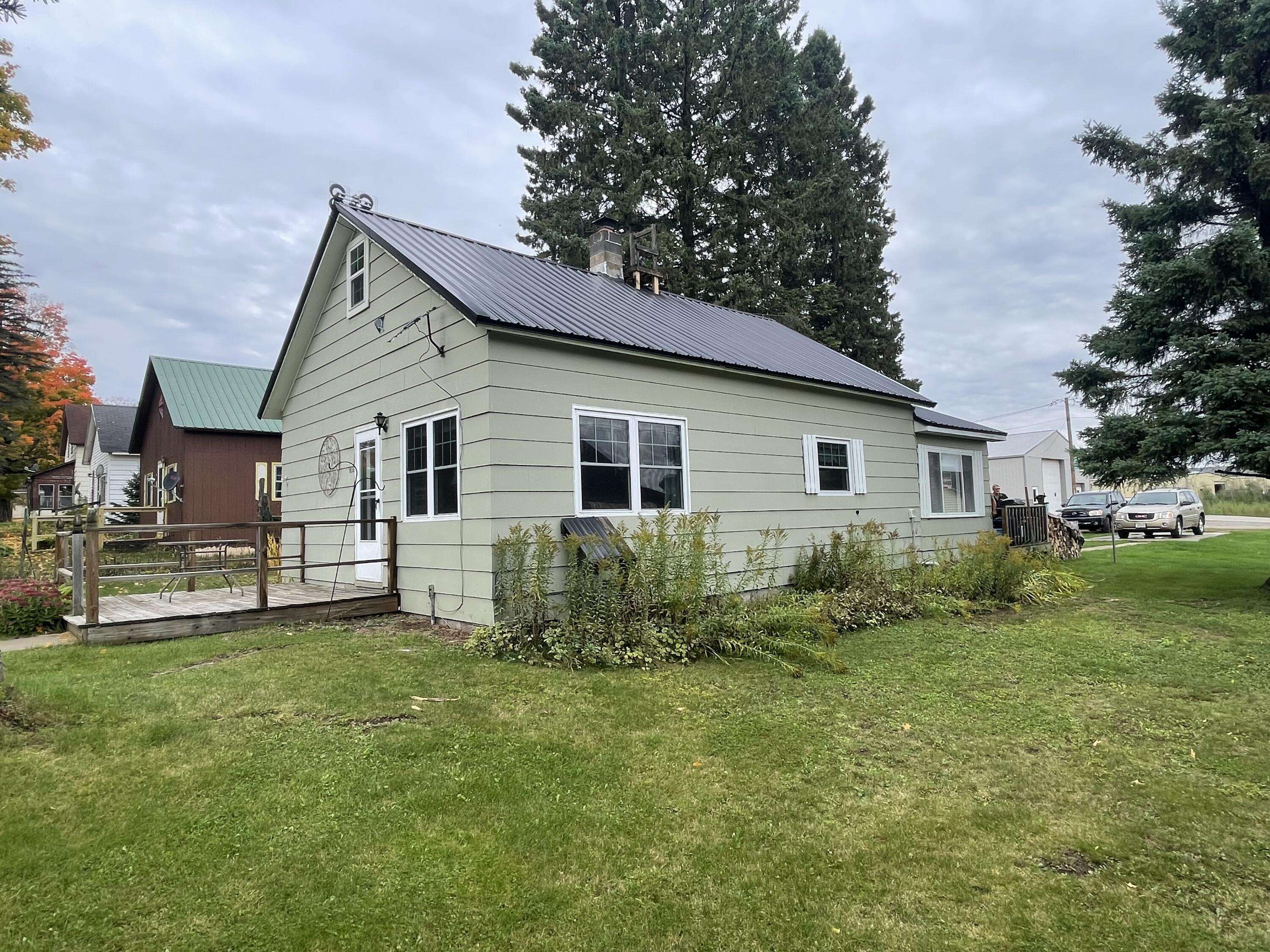 Goodman, WI 54125,608 5th St