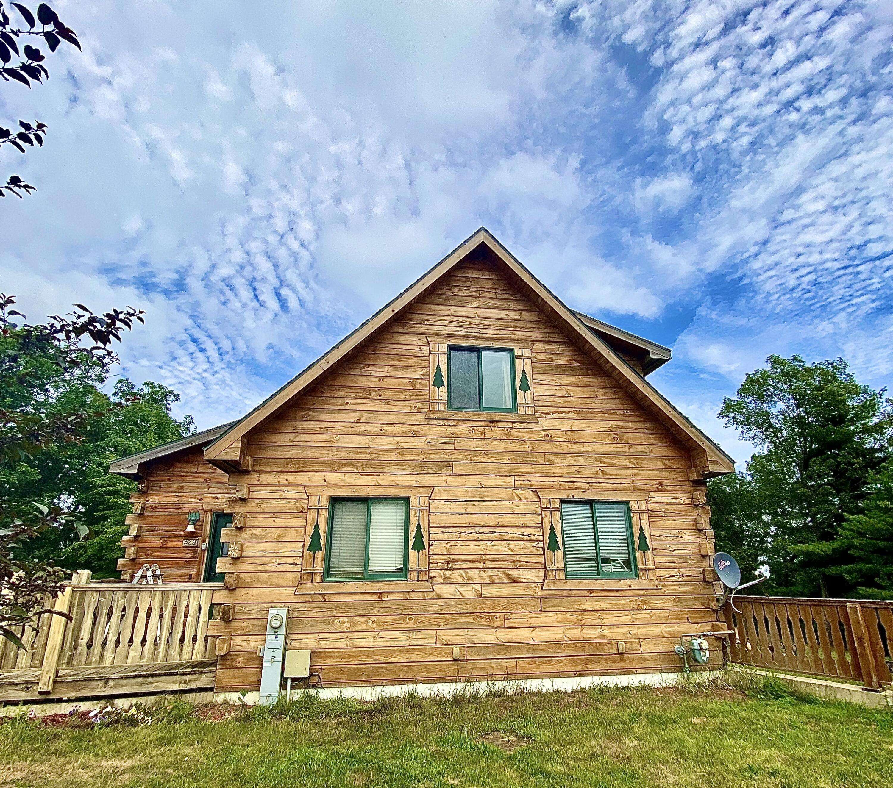 Warrens, WI 54666,329 Hilltop Cir