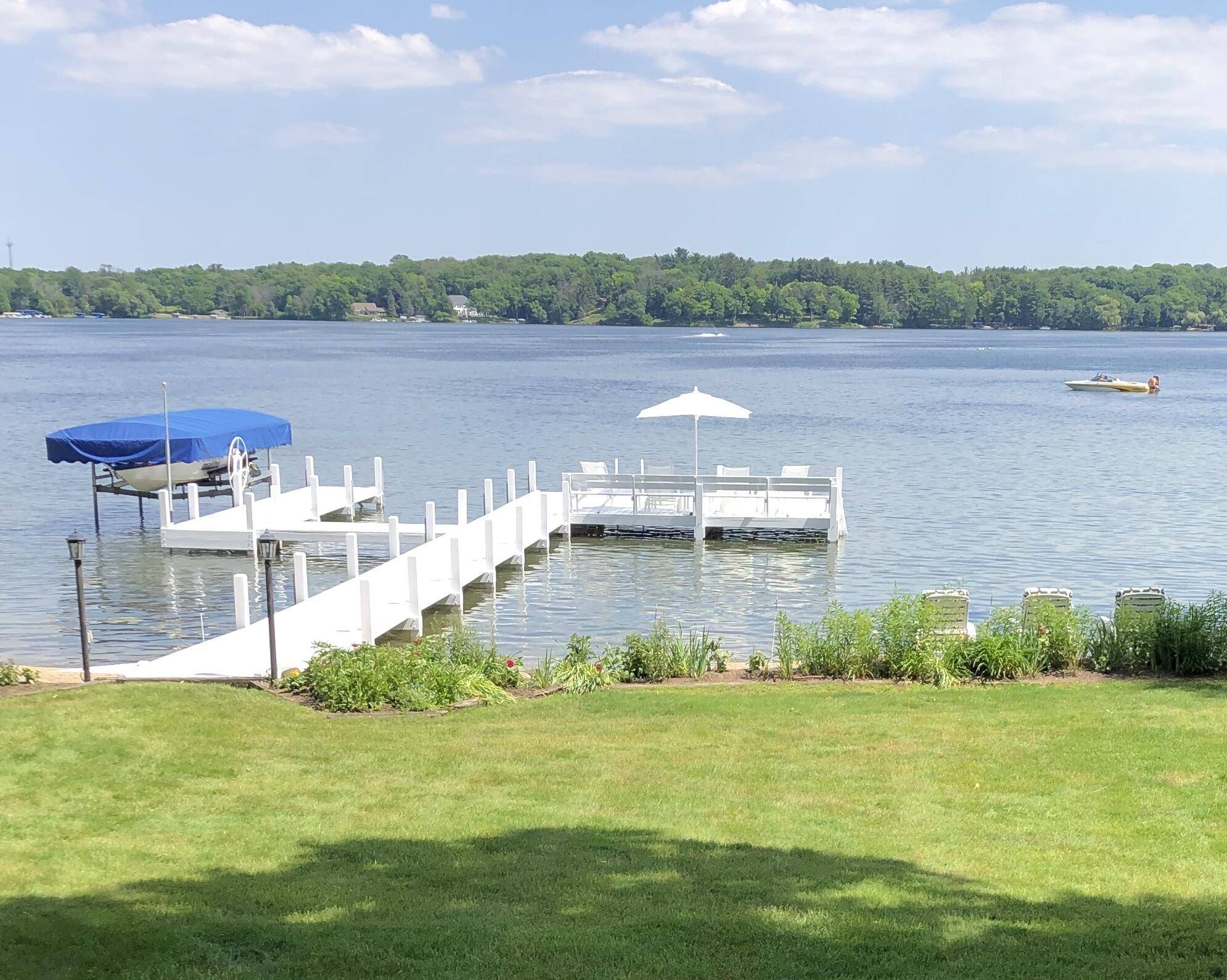 Oconomowoc Lake, WI 53066,4886 N Hewitts Point Rd