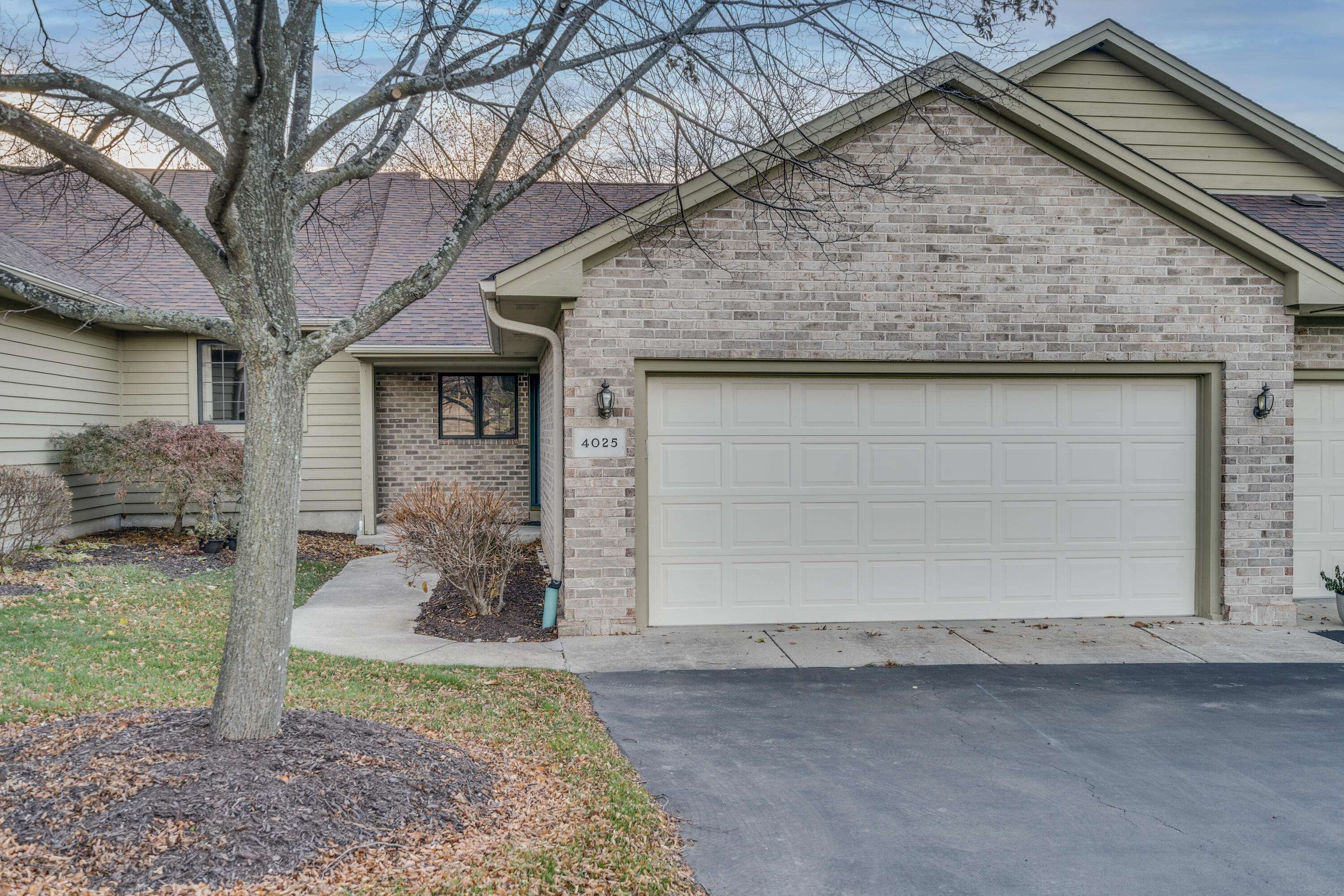 Pleasant Prairie, WI 53142,4025 Prairie Village Dr Unit 2