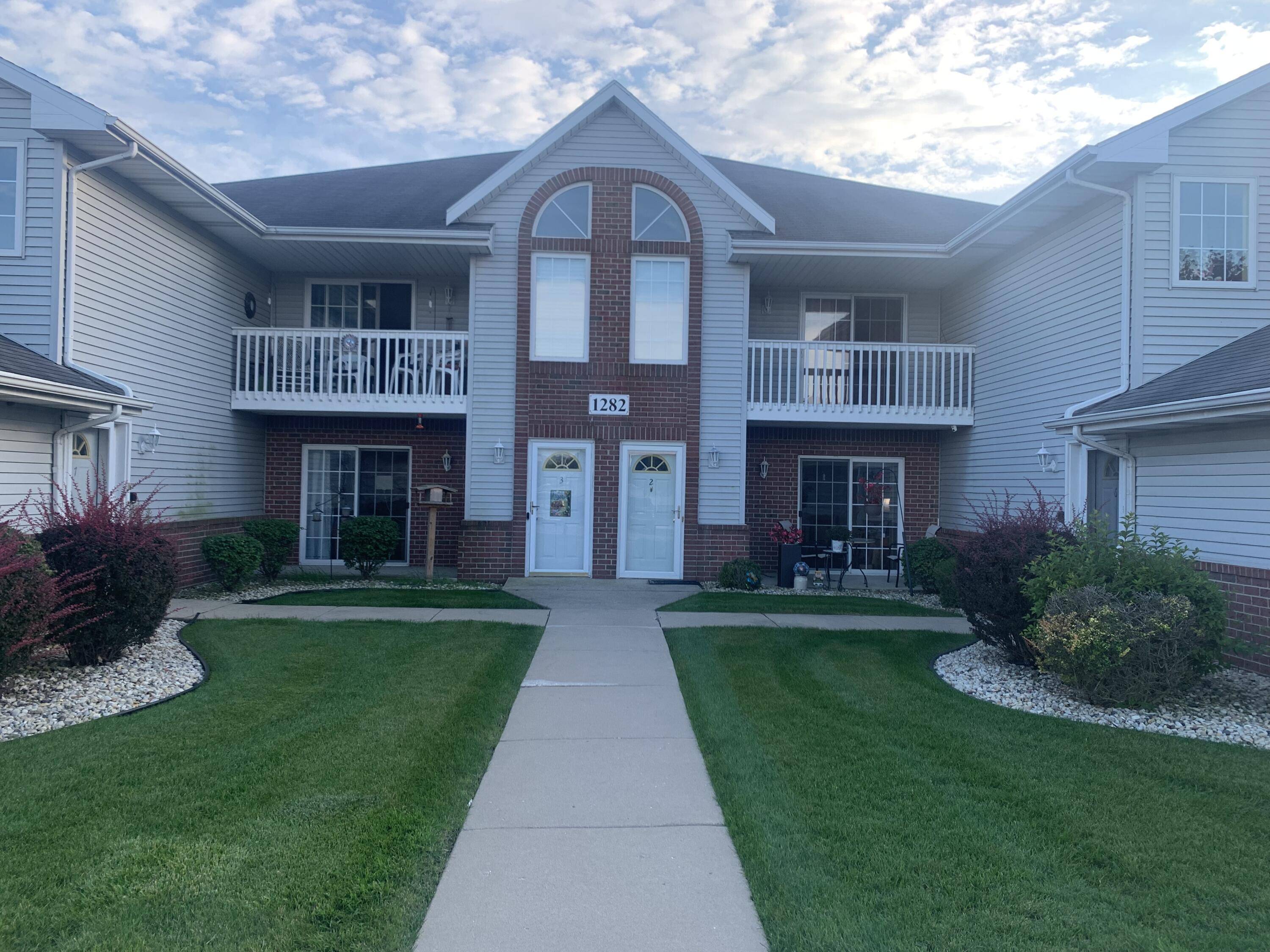 Somers, WI 53144,1282 Village Centre Dr Unit 7