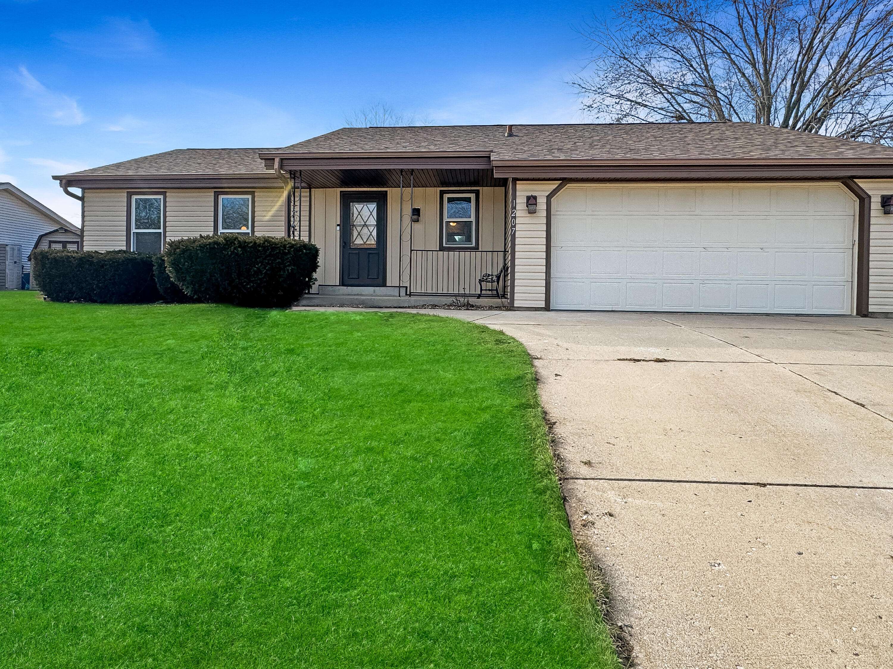 Mukwonago, WI 53149,1207 River Park Cir W