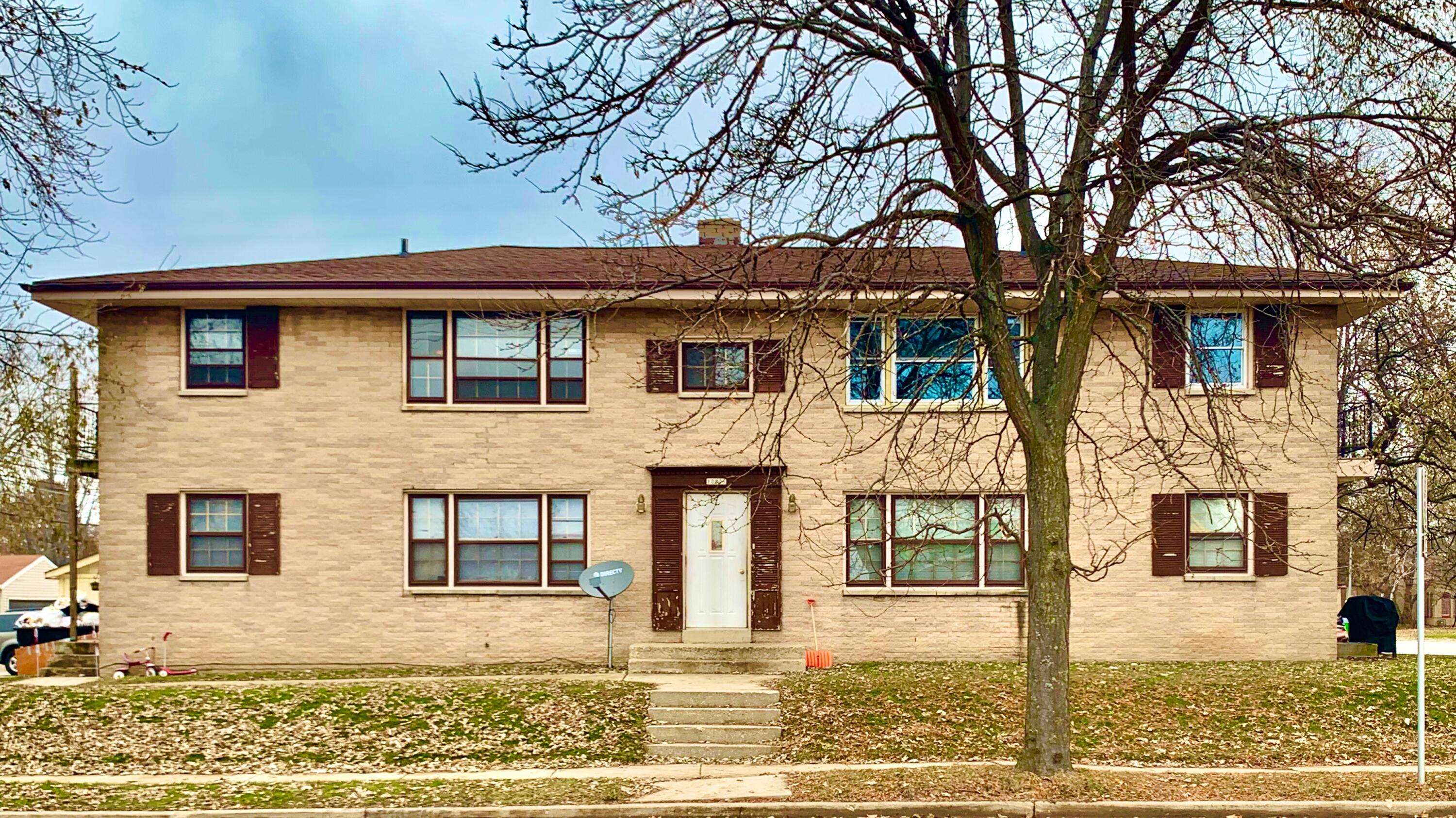 West Allis, WI 53227,10826 W Grant St