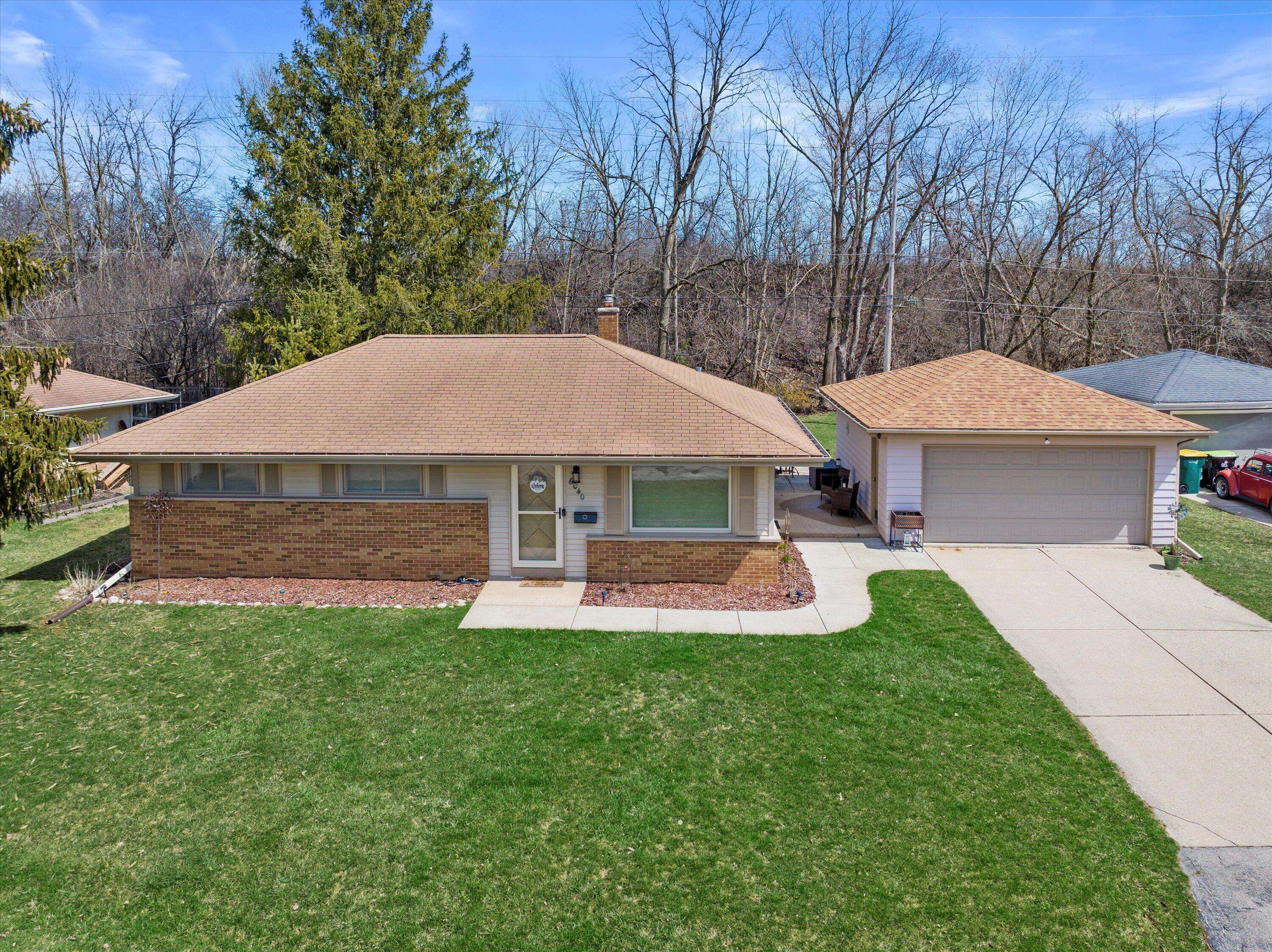 Glendale, WI 53209,6040 N Sidney Pl