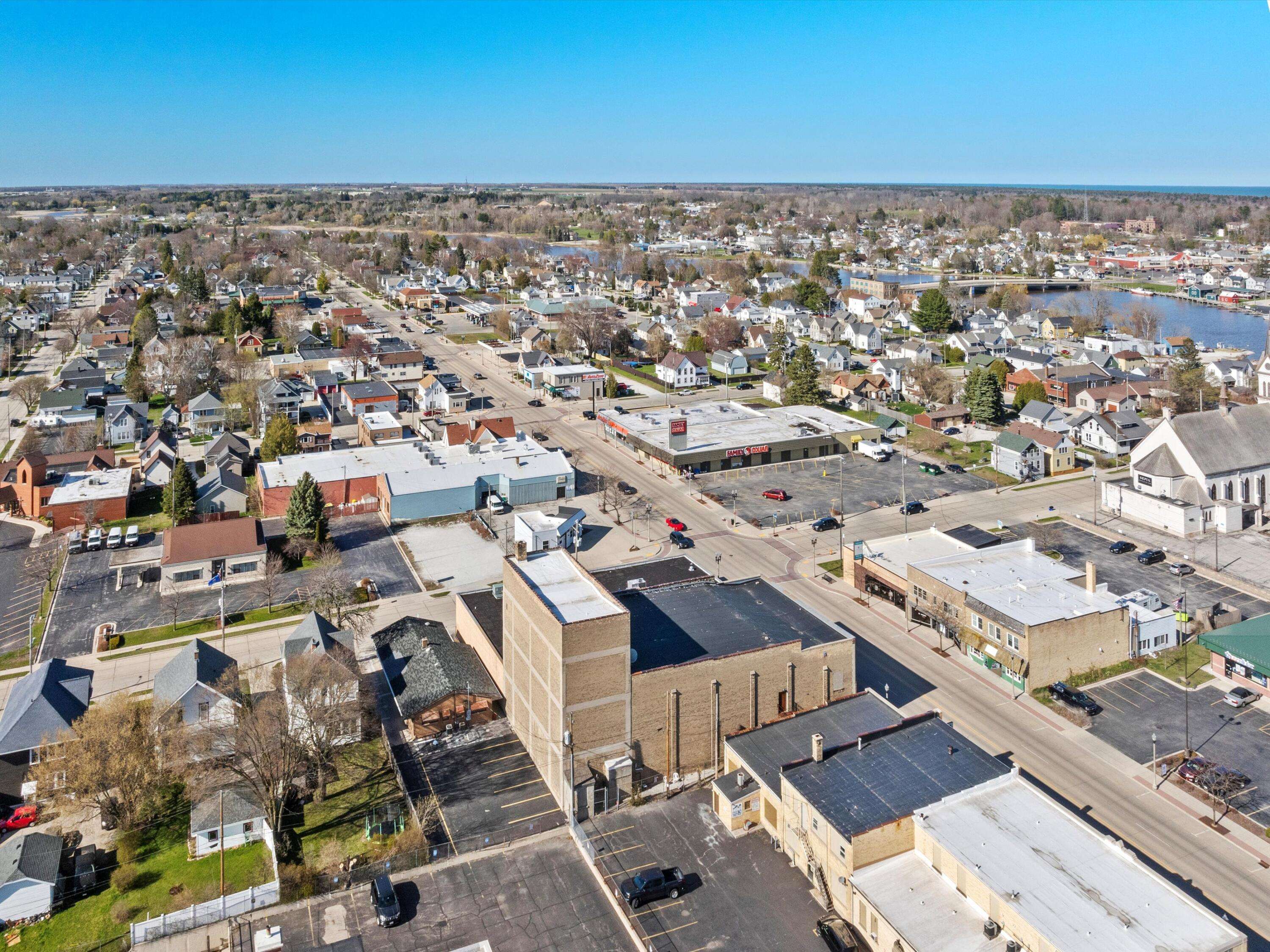 Two Rivers, WI 54241,1816 Washington St