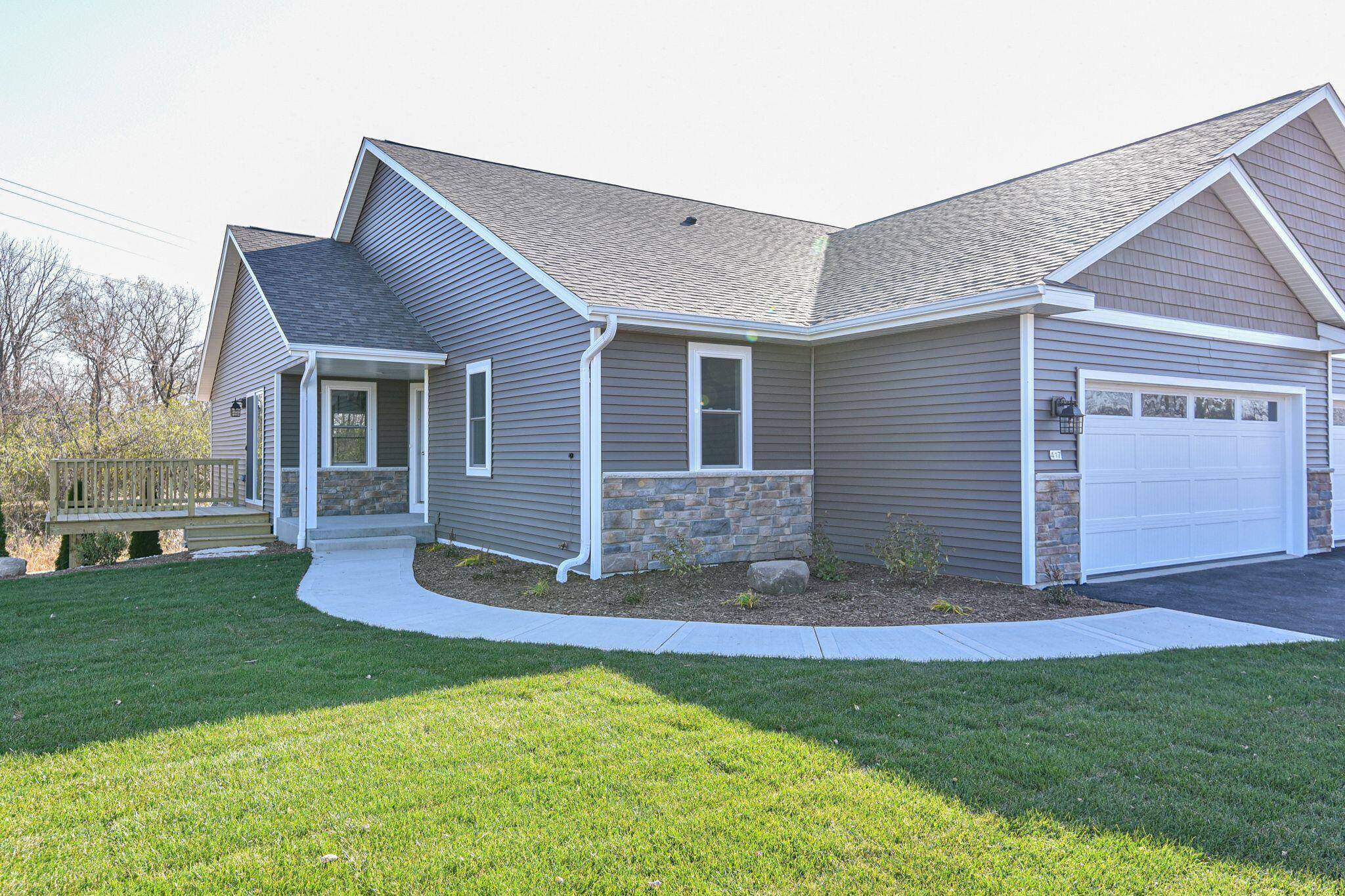 Waterford, WI 53185,321 N Trailview Cir