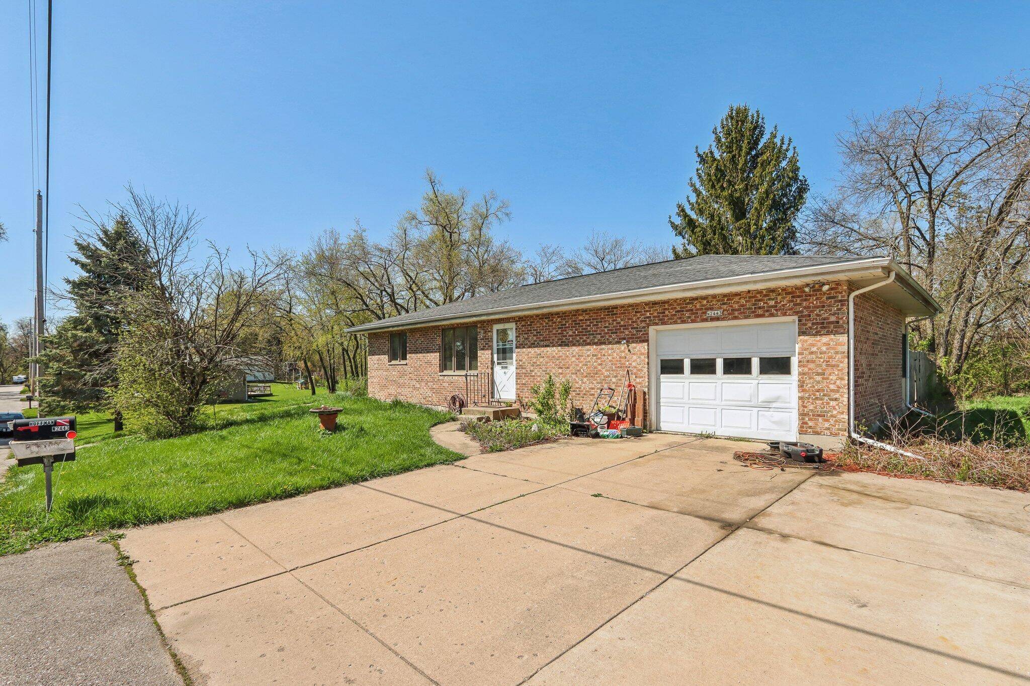 Bloomfield, WI 53105,N2443 Giles Dr