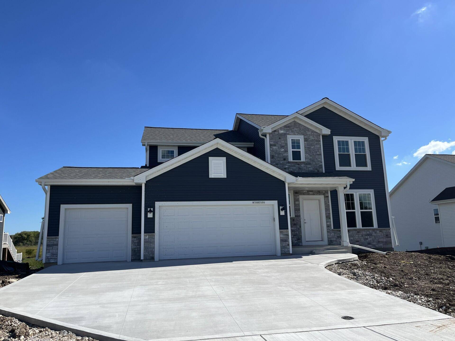 Menomonee Falls, WI 53051,W188N5684 Clover Ln