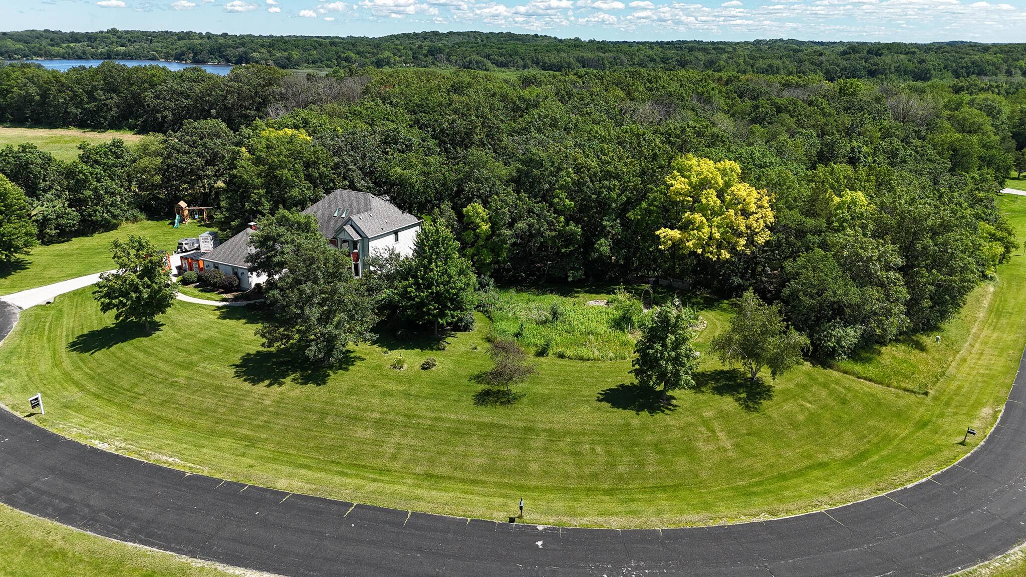 Mukwonago, WI 53149,S69W32025 Whitetail Meadows Dr