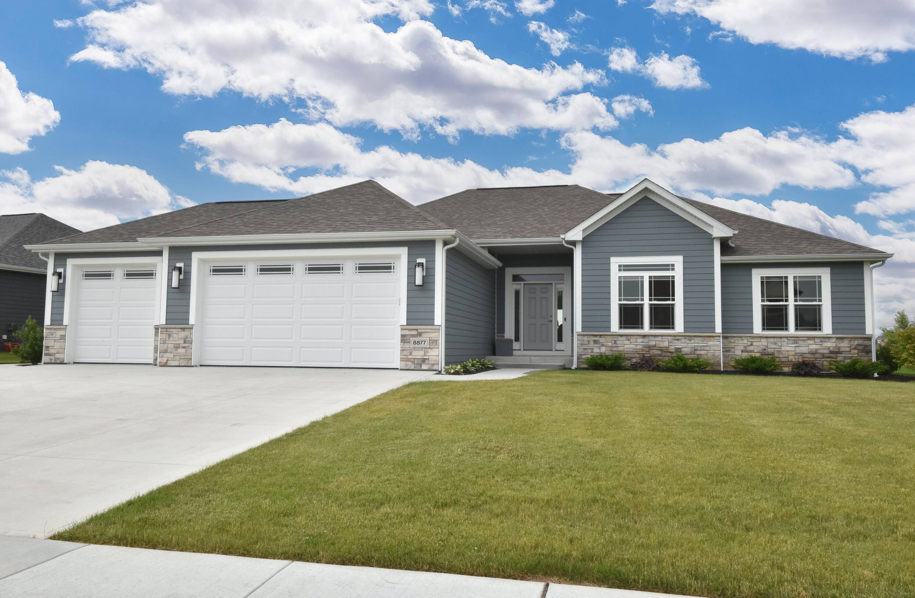 Pleasant Prairie, WI 53158,8877 Creekside Cir