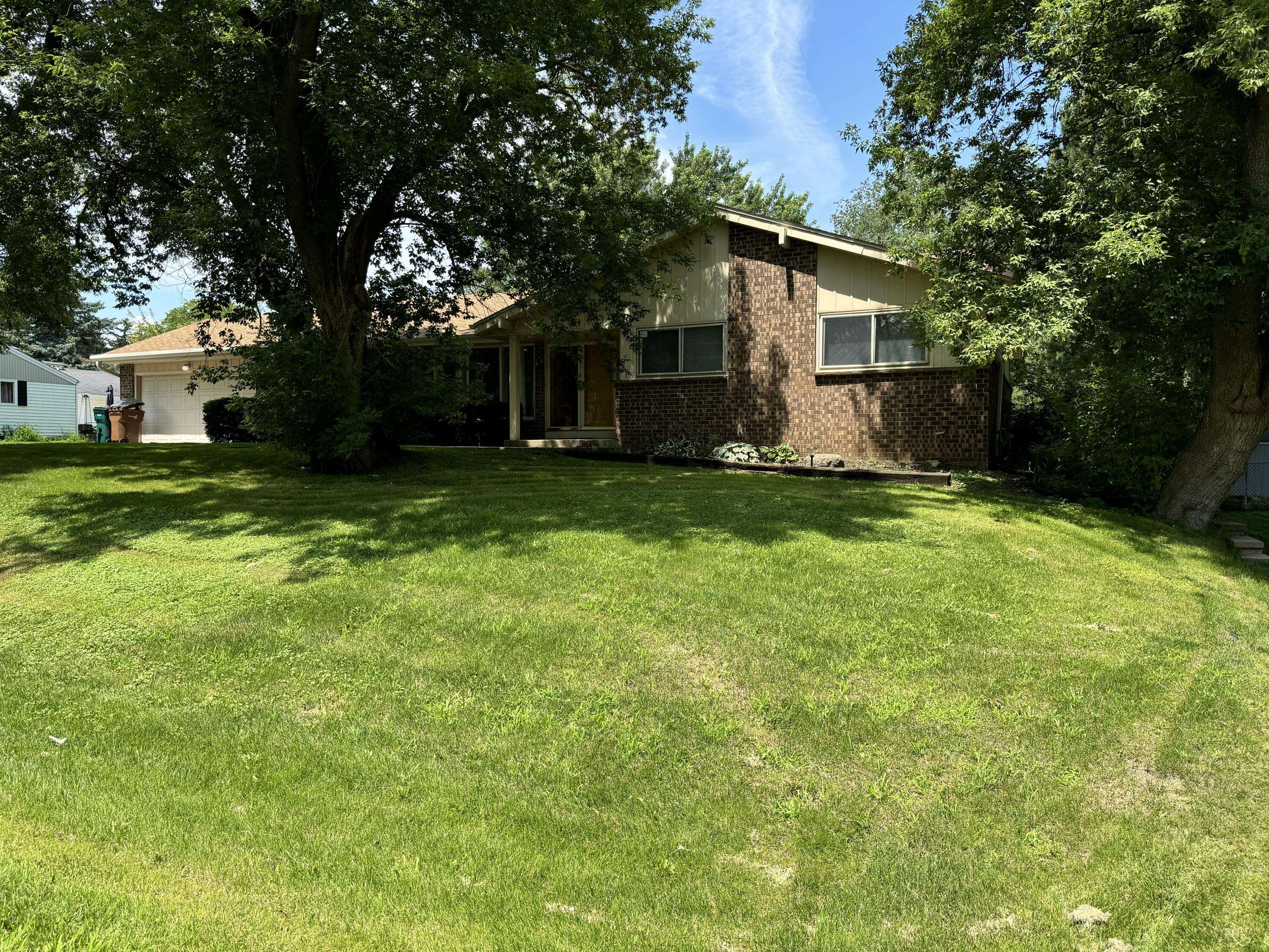 Glendale, WI 53209,7140 N Braeburn Ln