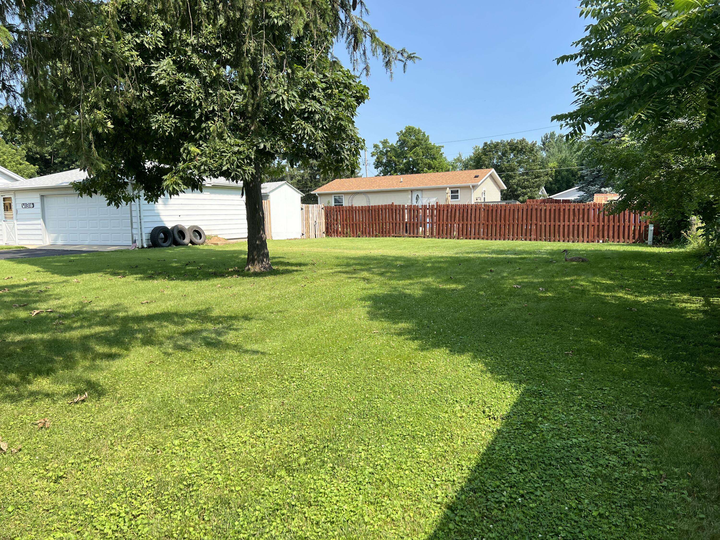 Bloomfield, WI 53128,W1316 Greenview Rd