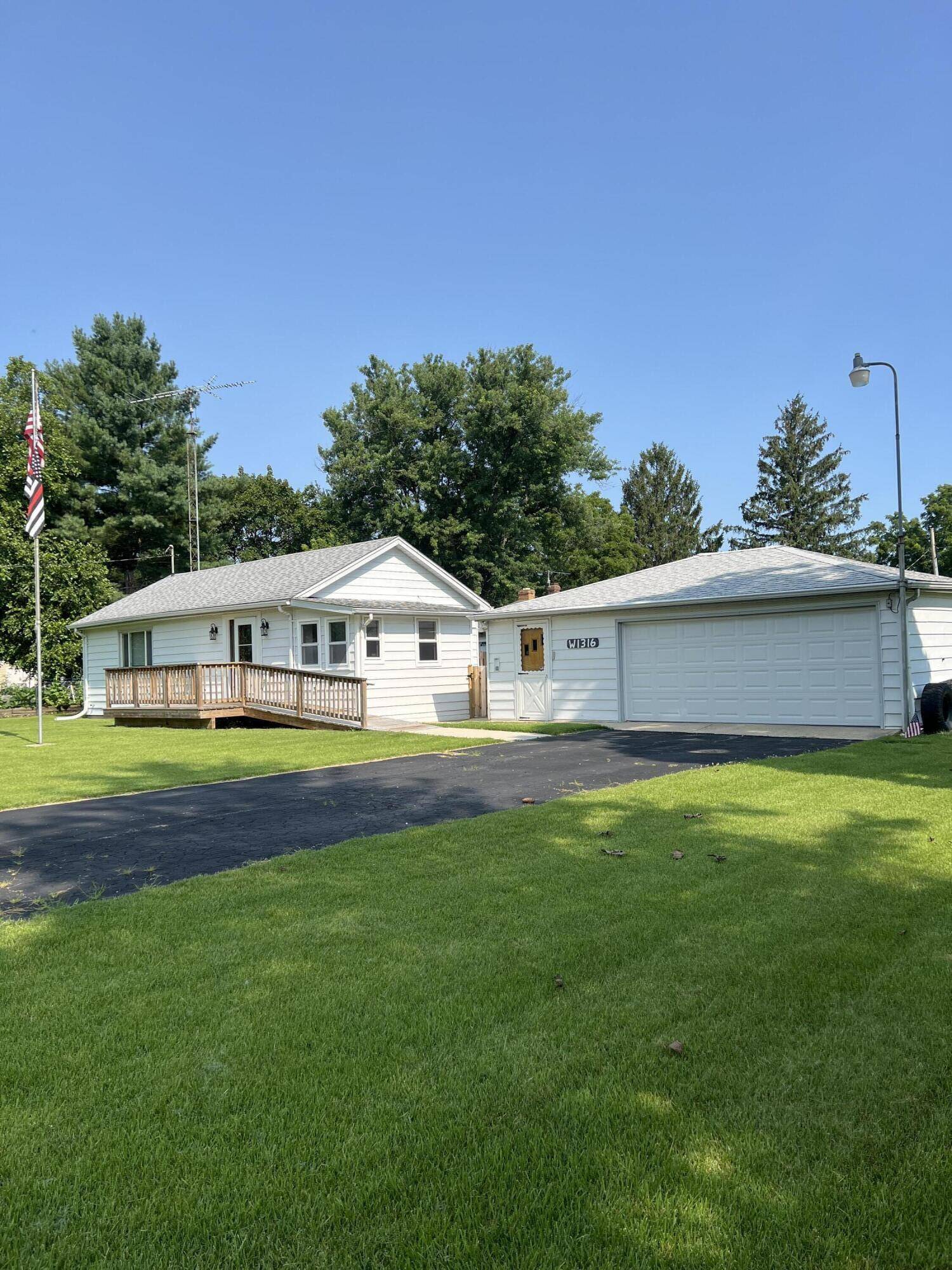 Bloomfield, WI 53128,W1316 Greenview Rd