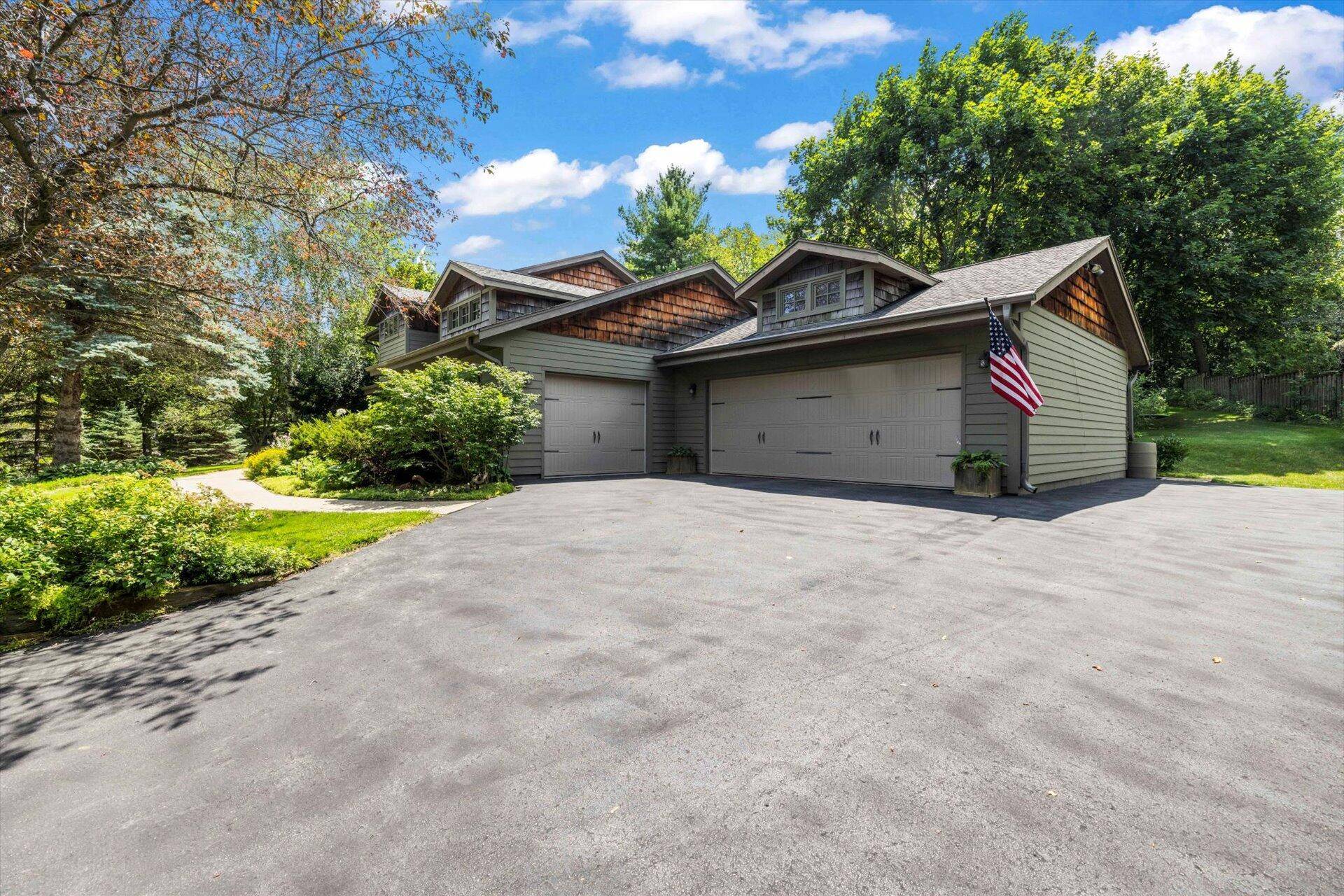 Delafield, WI 53188,N7W29061 Larkspur Ct