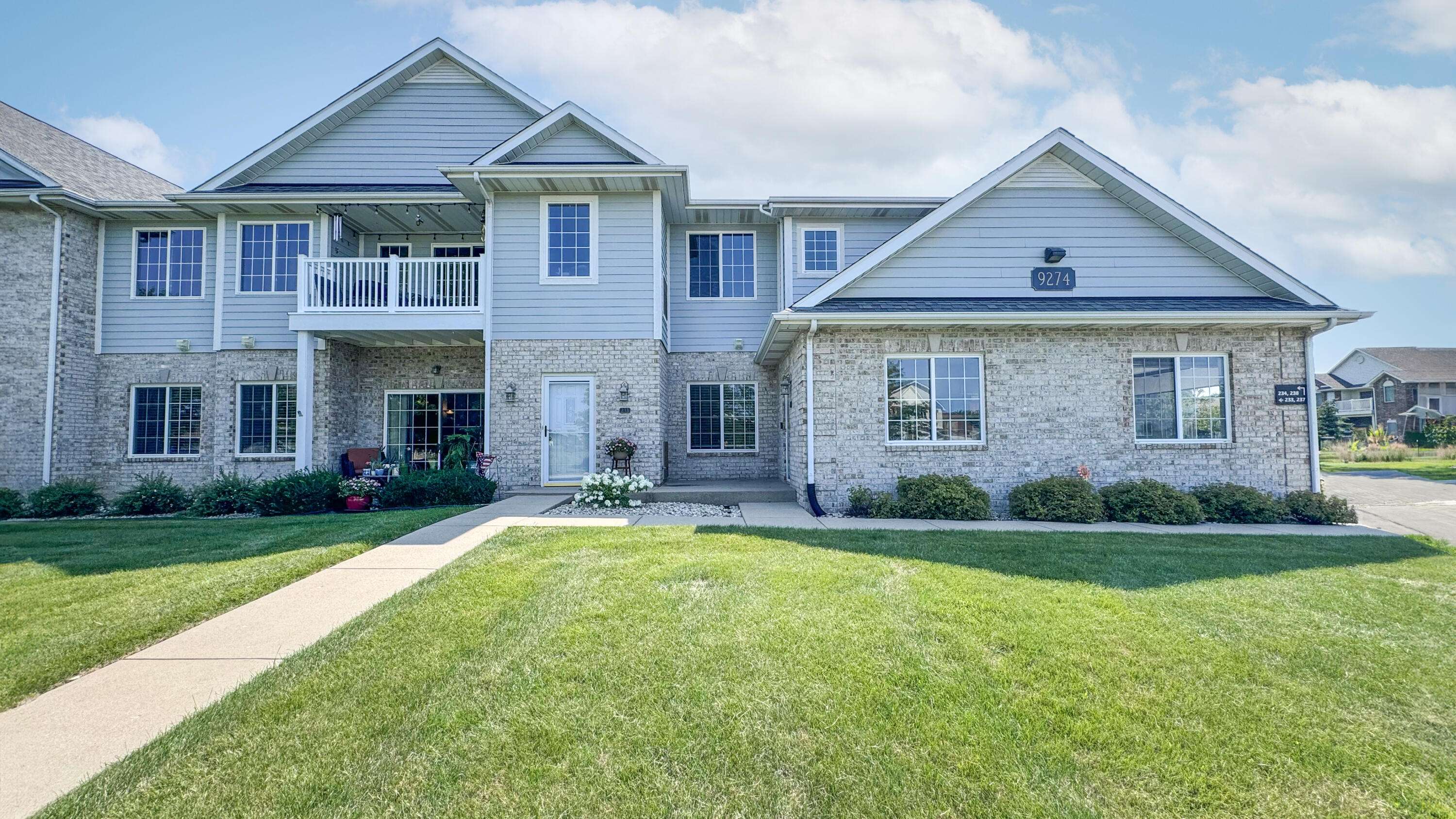 Pleasant Prairie, WI 53158,9274 Creekside Cir Unit 233