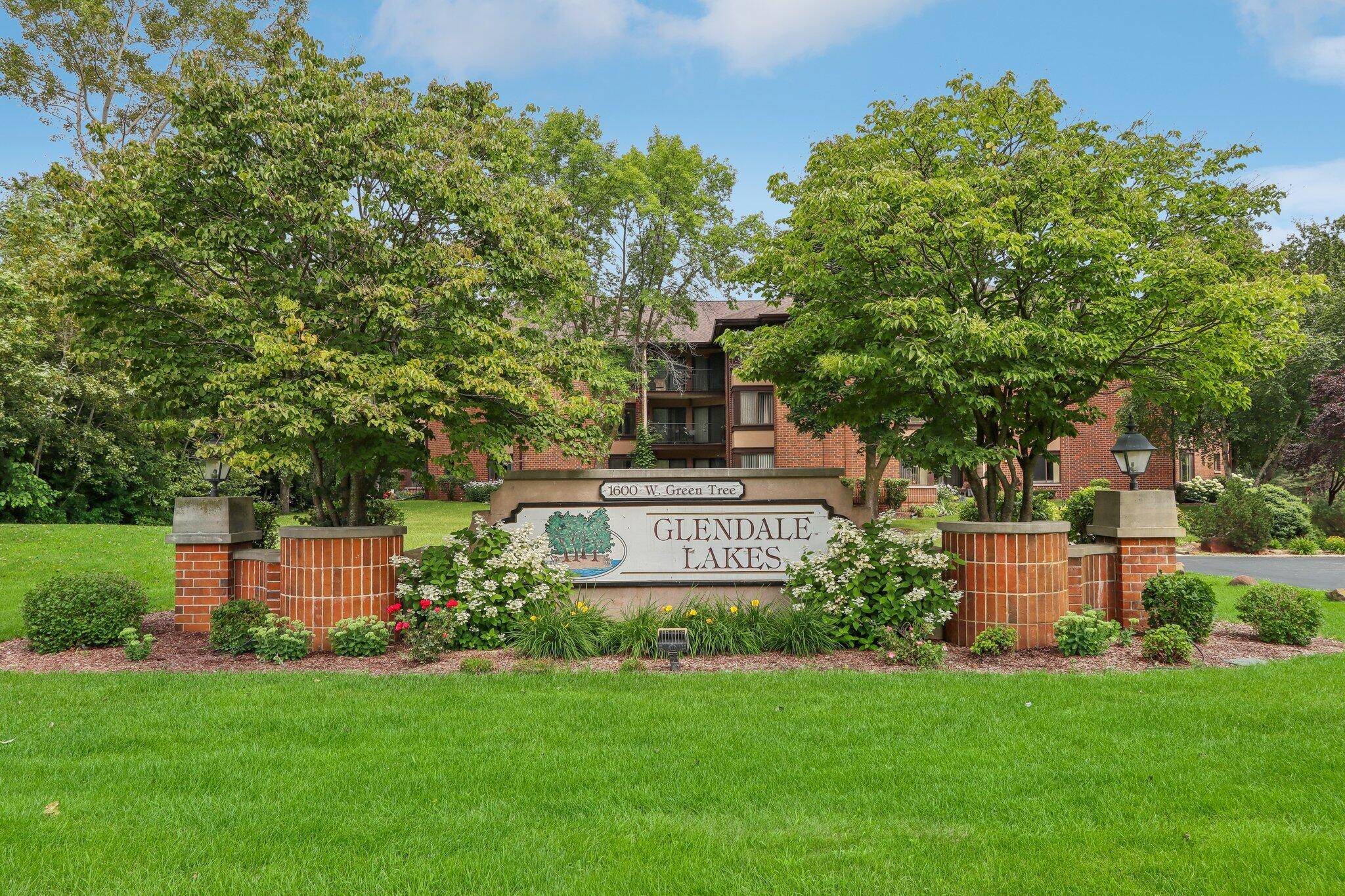 Glendale, WI 53209,1600 W Green Tree Rd Unit B 130