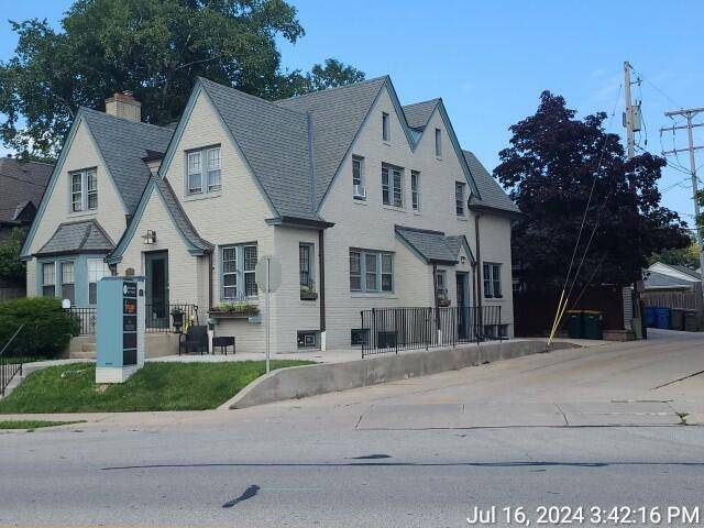 Whitefish Bay, WI 53217,5630 N Lake Dr