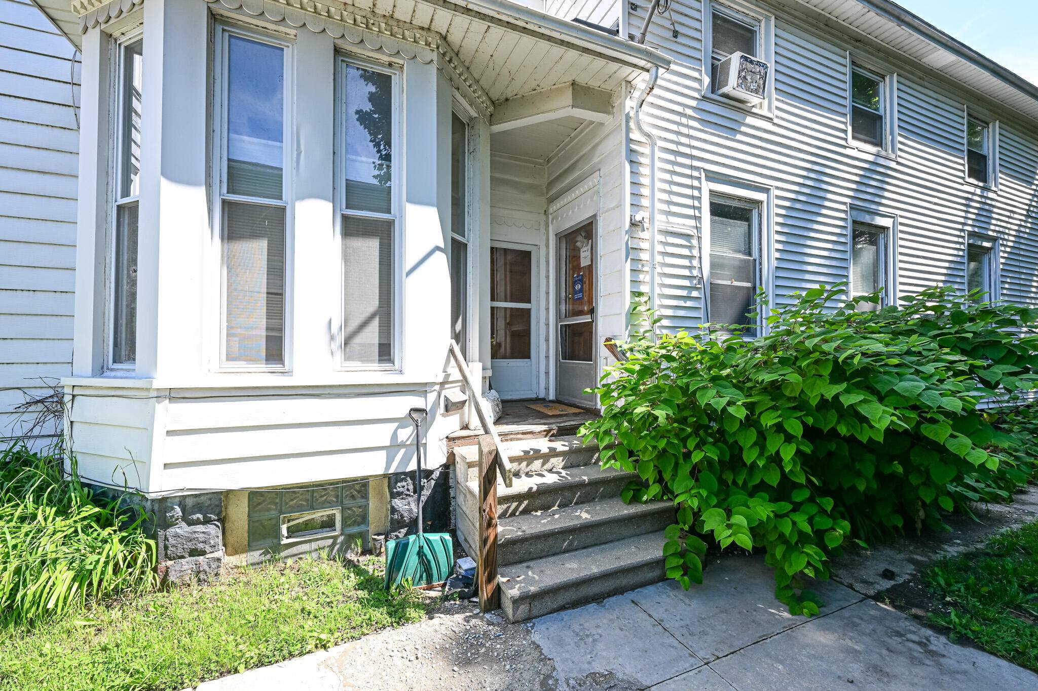 Racine, WI 53404,943 Superior St