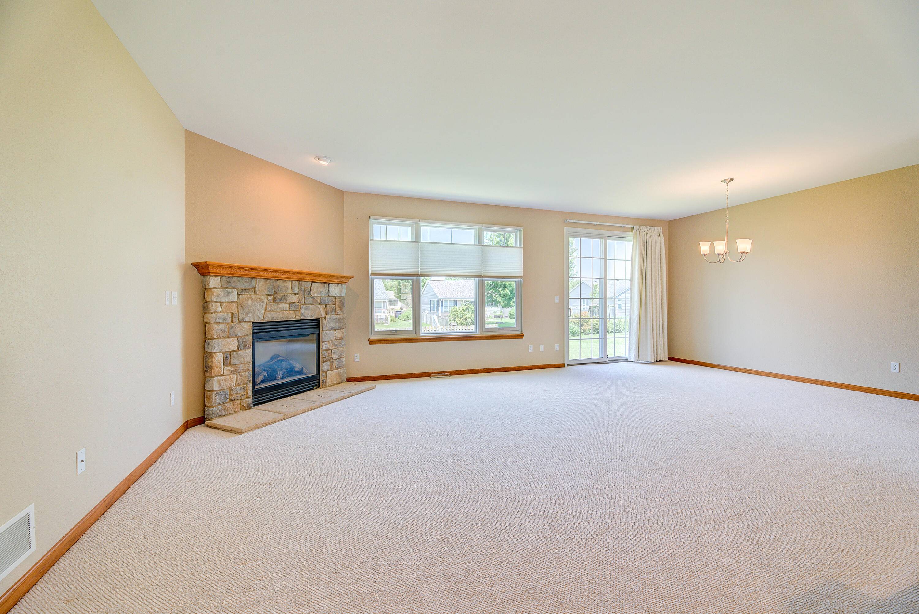 Waukesha, WI 53189,3919 Stillwater Cir