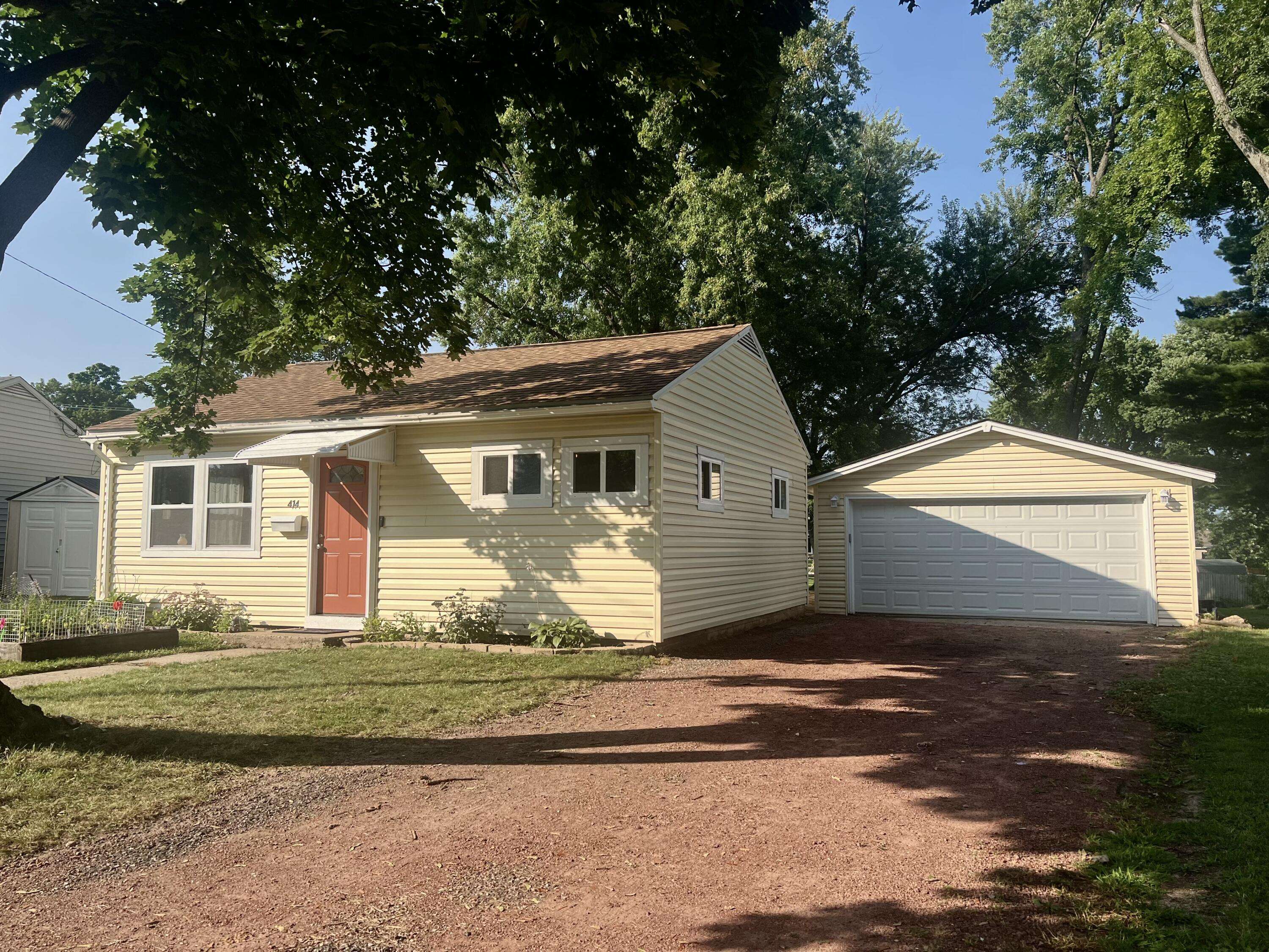 Baraboo, WI 53913,414 Badger Dr