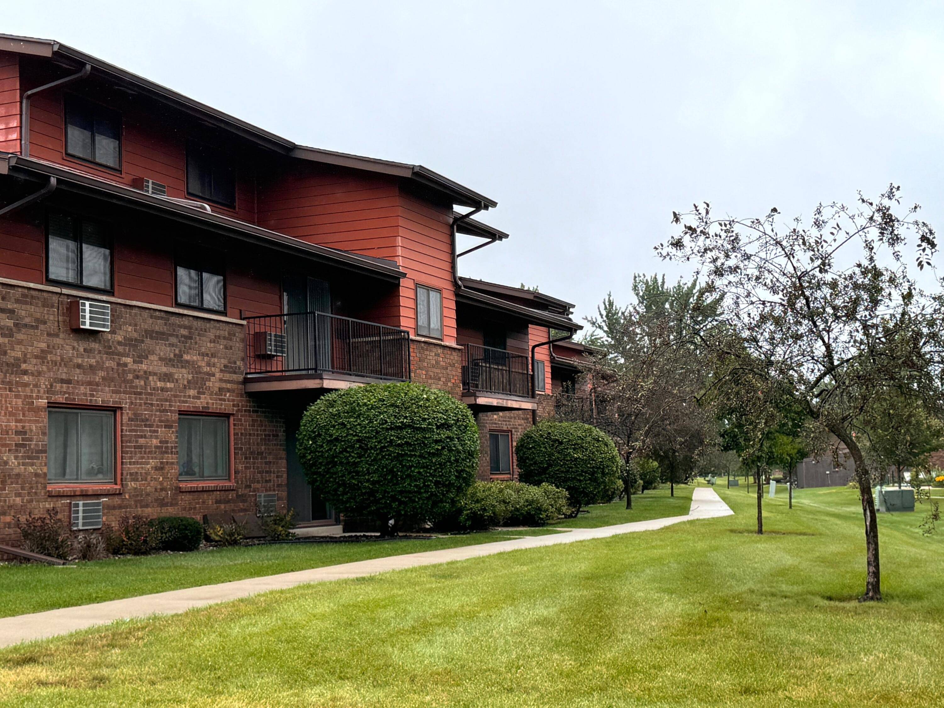 Greenfield, WI 53228,8530 W Waterford Ave Unit 6