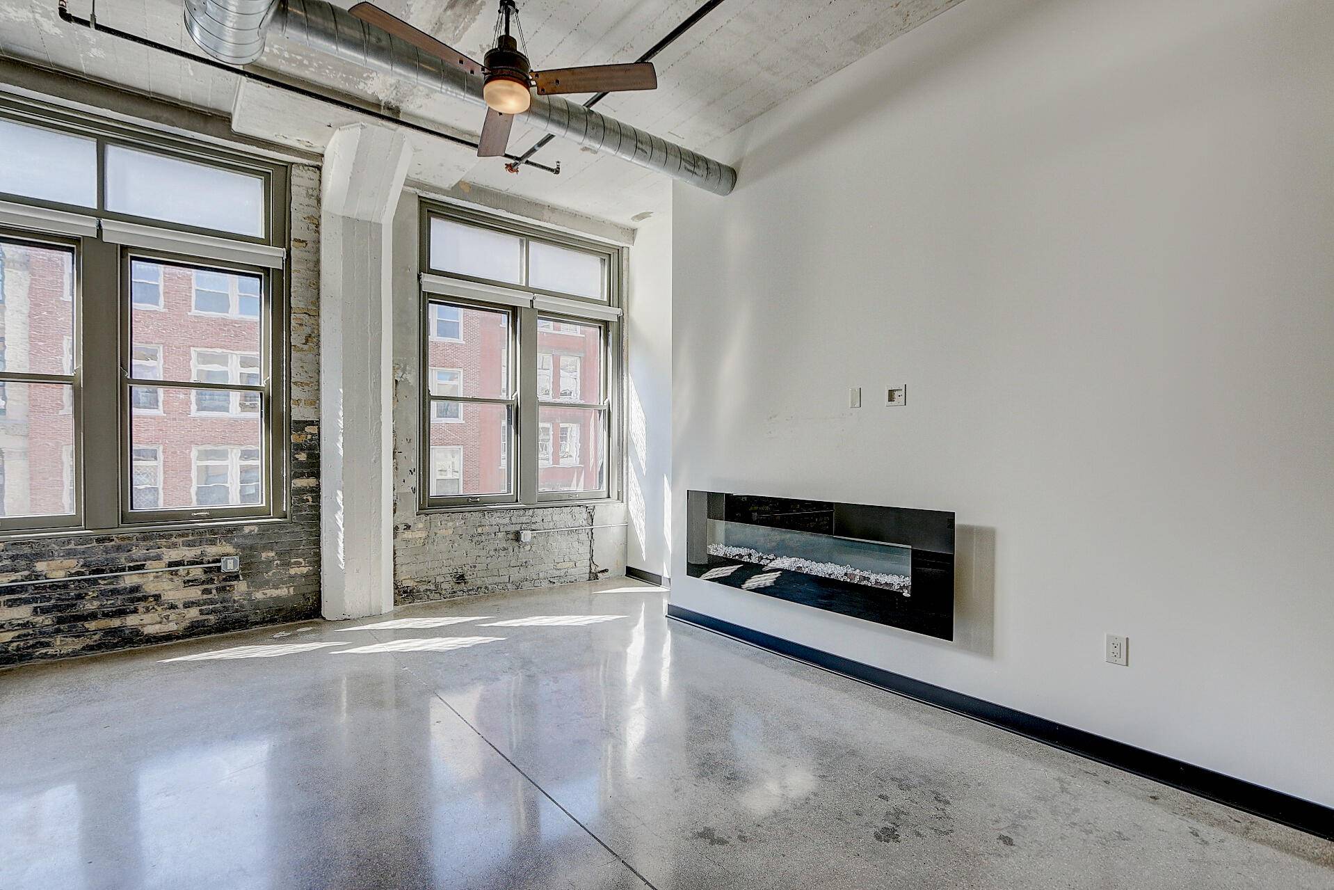 Milwaukee, WI 53202,226 N Water St Unit 402