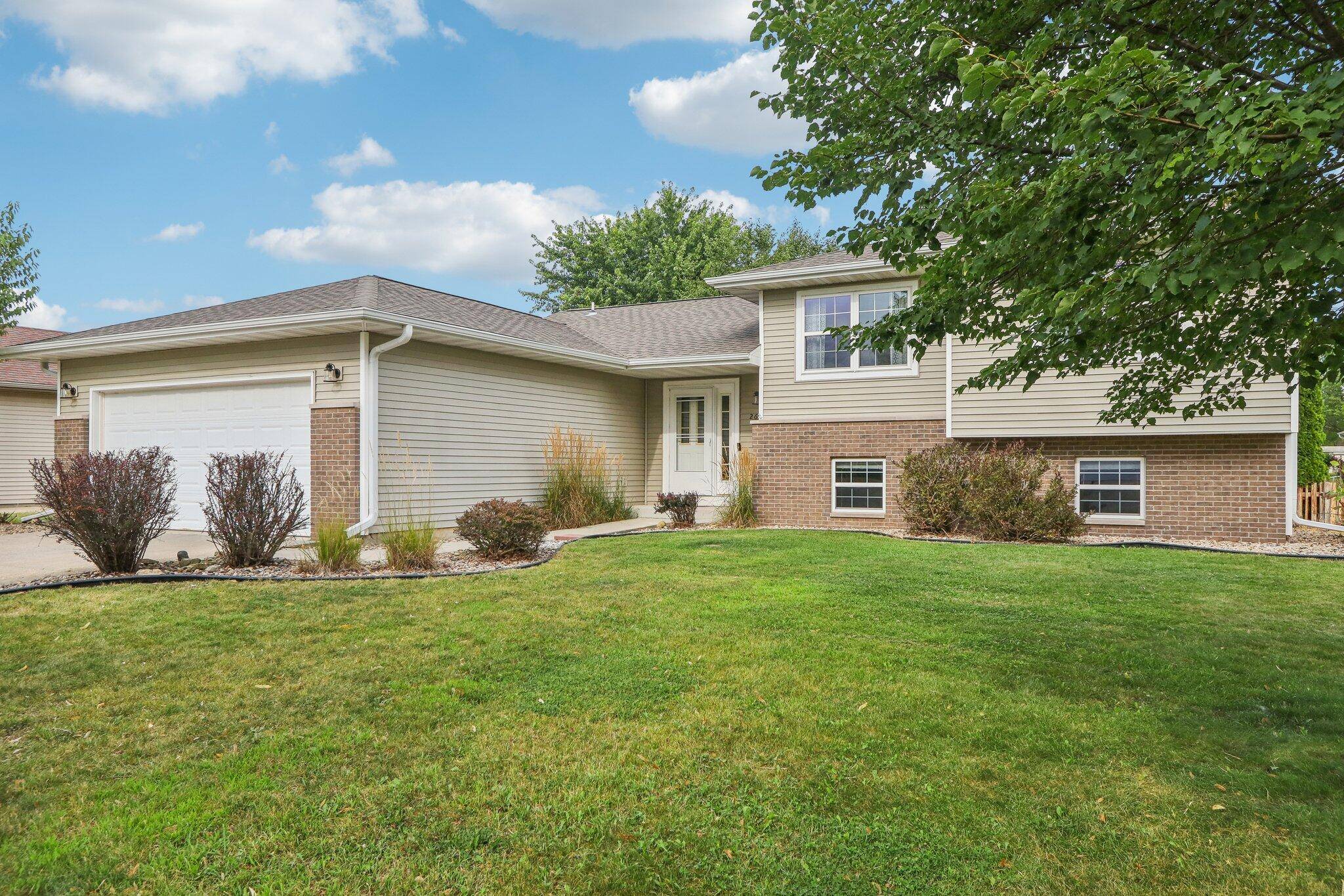 Lake Mills, WI 53551,266 Stonefield Dr